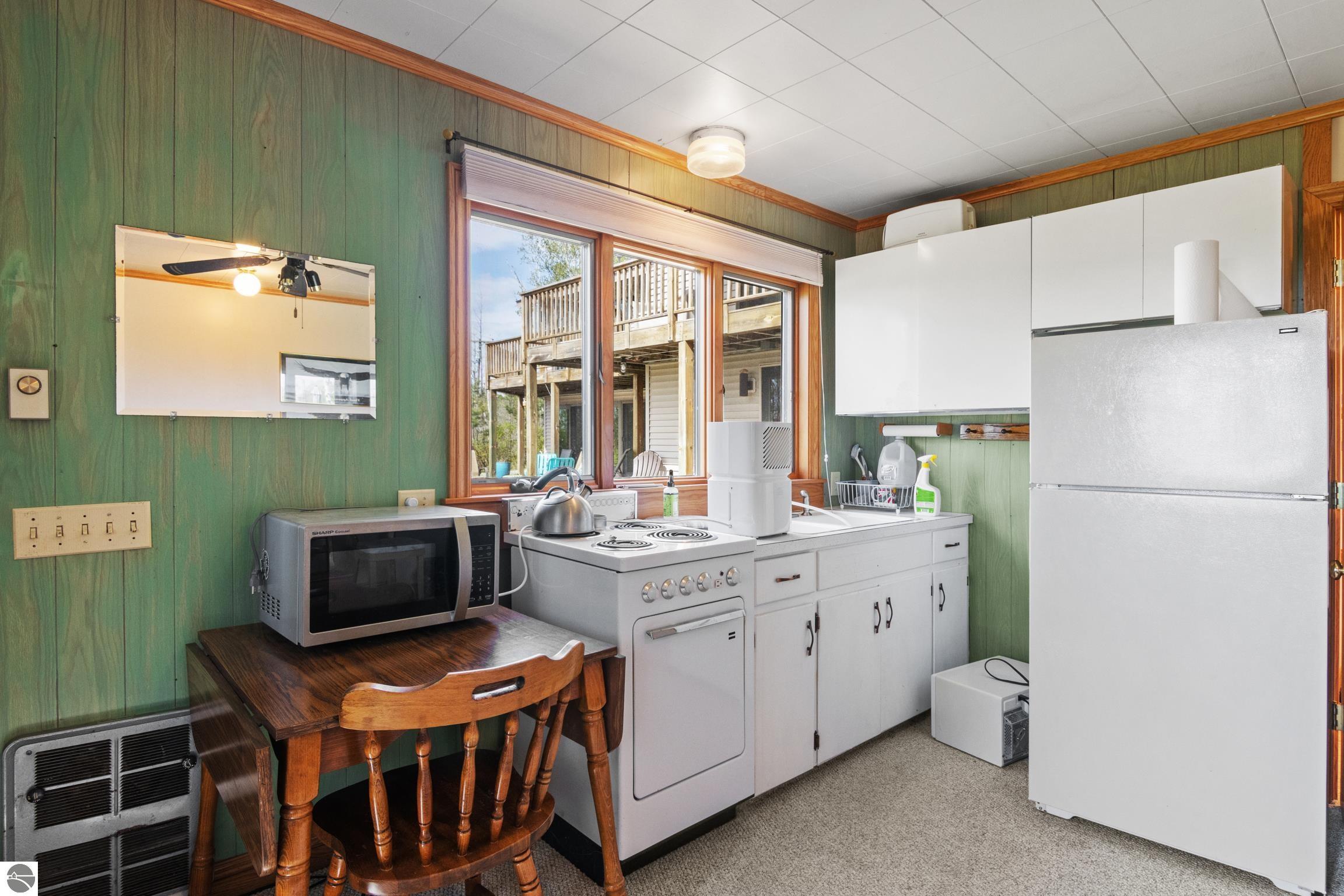 Williamsburg, Michigan, 49690, United States, ,4 BathroomsBathrooms,Residential,Active,1831821