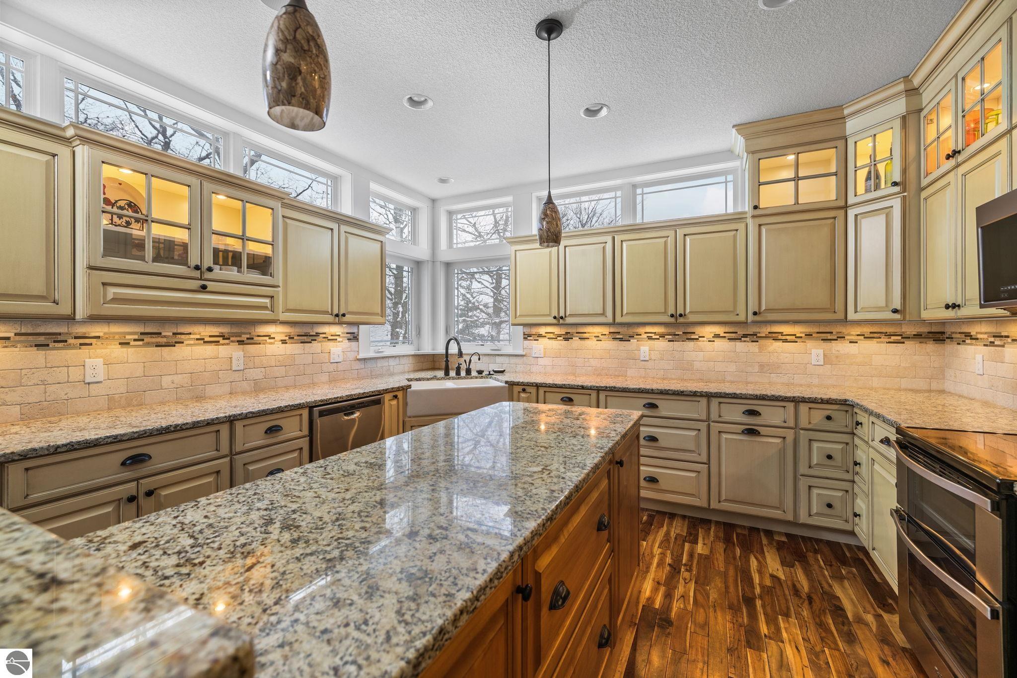 Traverse City, Michigan, 49685, United States, 6 Bedrooms Bedrooms, ,5 BathroomsBathrooms,Residential,Active,2007994