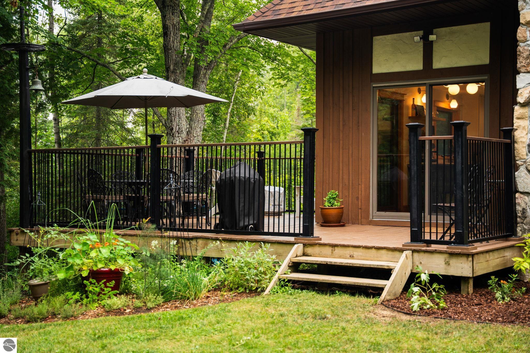 Traverse City, Michigan, 49684, United States, 4 Bedrooms Bedrooms, ,3 BathroomsBathrooms,Residential,Active,1909642