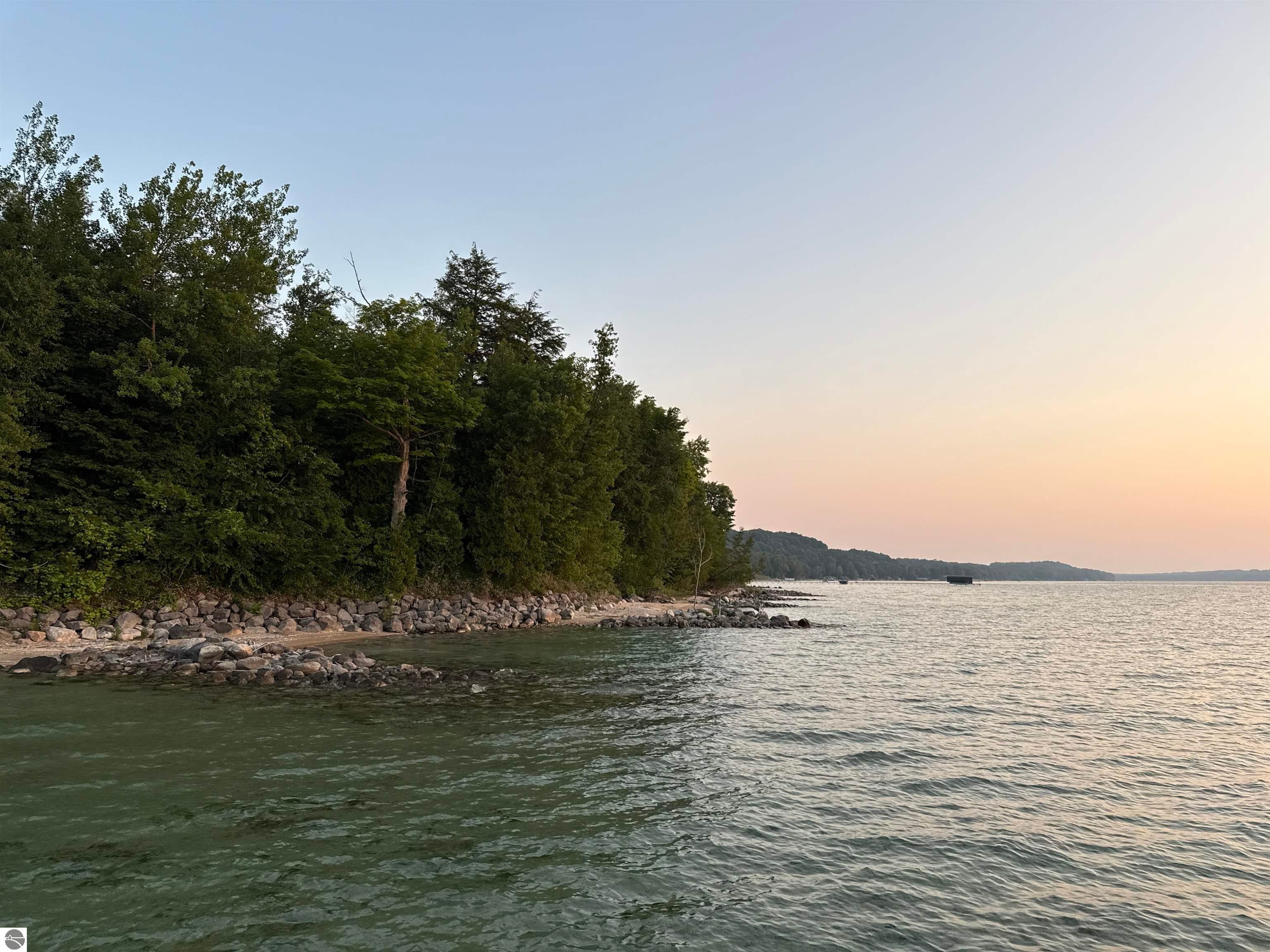 Traverse City, Michigan, 49686, United States, 4 Bedrooms Bedrooms, ,5 BathroomsBathrooms,Residential,Active,1905364