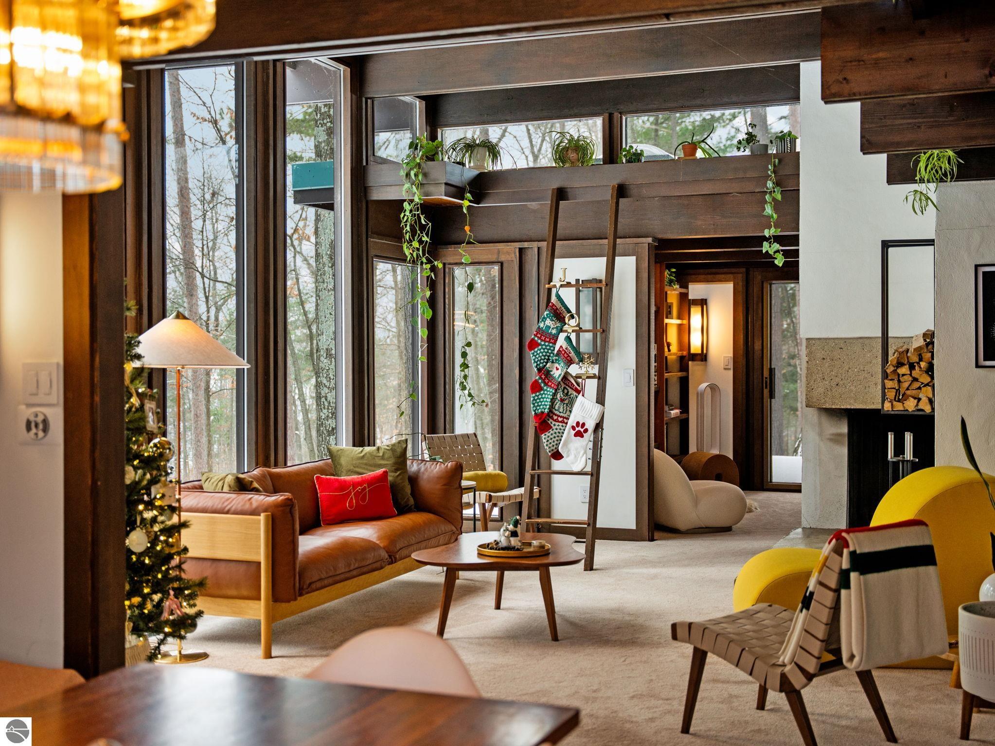 Traverse City, Michigan, 49686, United States, 3 Bedrooms Bedrooms, ,2 BathroomsBathrooms,Residential,Contingent,2007042