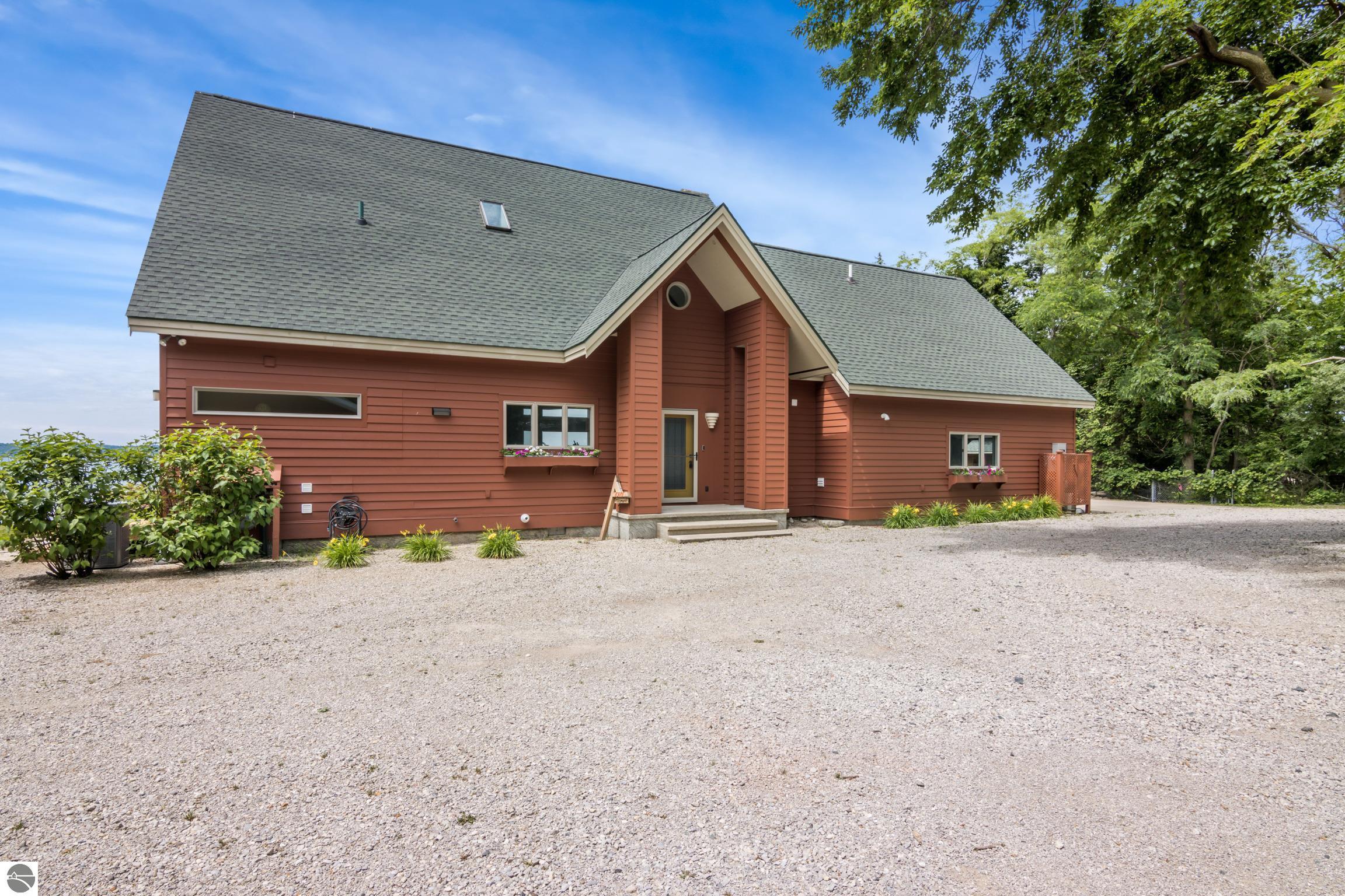 Alden, Michigan, 49612, United States, 4 Bedrooms Bedrooms, ,4 BathroomsBathrooms,Residential,Active,1876862