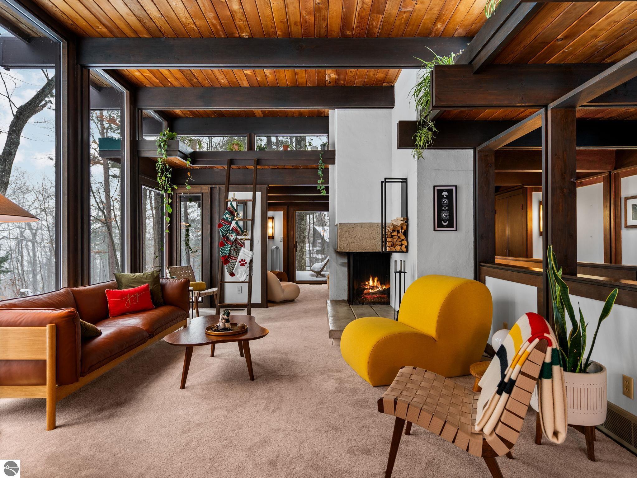 Traverse City, Michigan, 49686, United States, 3 Bedrooms Bedrooms, ,2 BathroomsBathrooms,Residential,Contingent,2007042