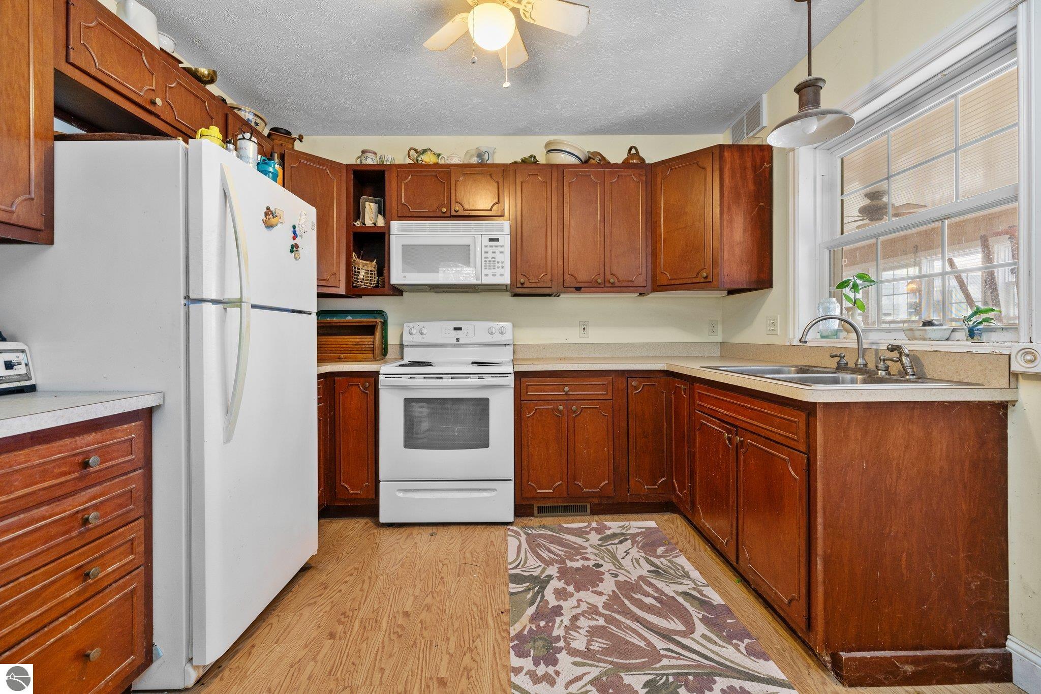 Traverse City, Michigan, 49686, United States, 4 Bedrooms Bedrooms, ,2 BathroomsBathrooms,Residential,Active,1934796