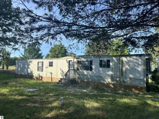 5123 MOBILE TRL W, TRAVERSE CITY, MI 49685 - Image 1