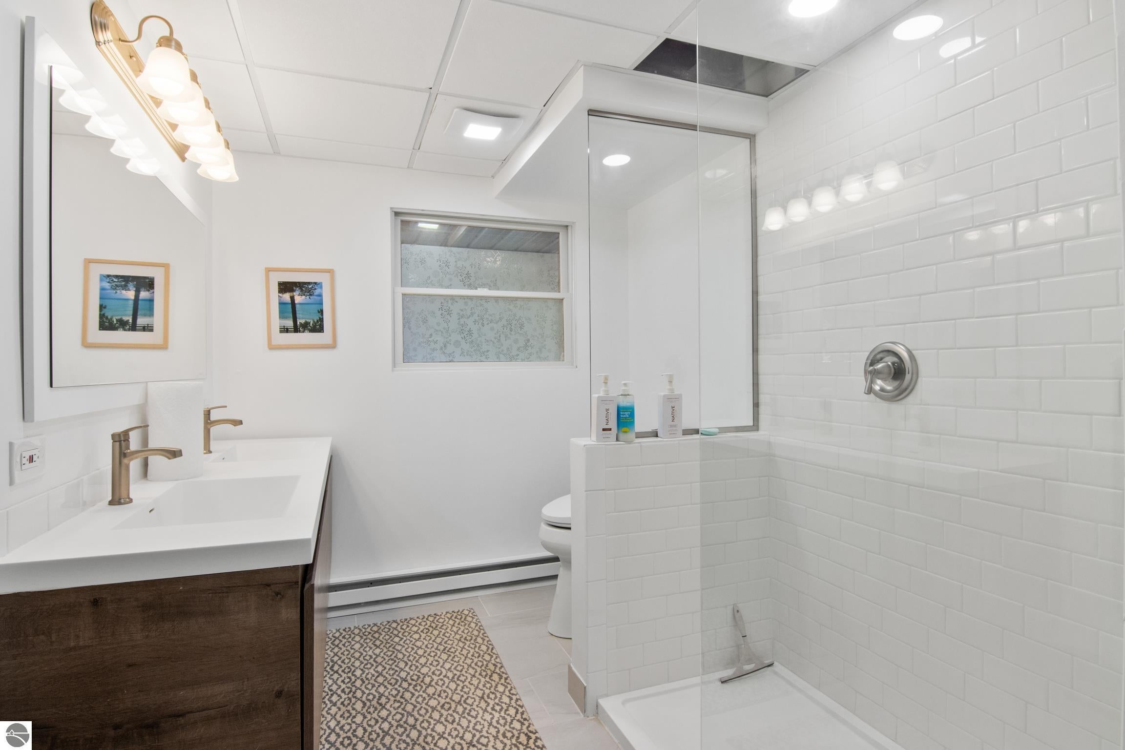 Kewadin, Michigan, 49648, United States, 5 Bedrooms Bedrooms, ,2 BathroomsBathrooms,Residential,Active,2009166