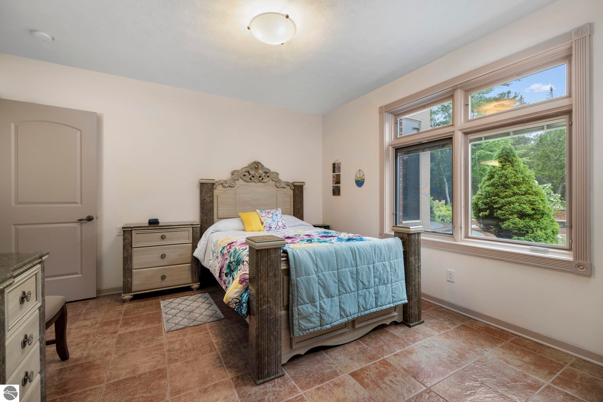 Manistique, Michigan, 49854, United States, 5 Bedrooms Bedrooms, ,5 BathroomsBathrooms,Residential,Active,1778718