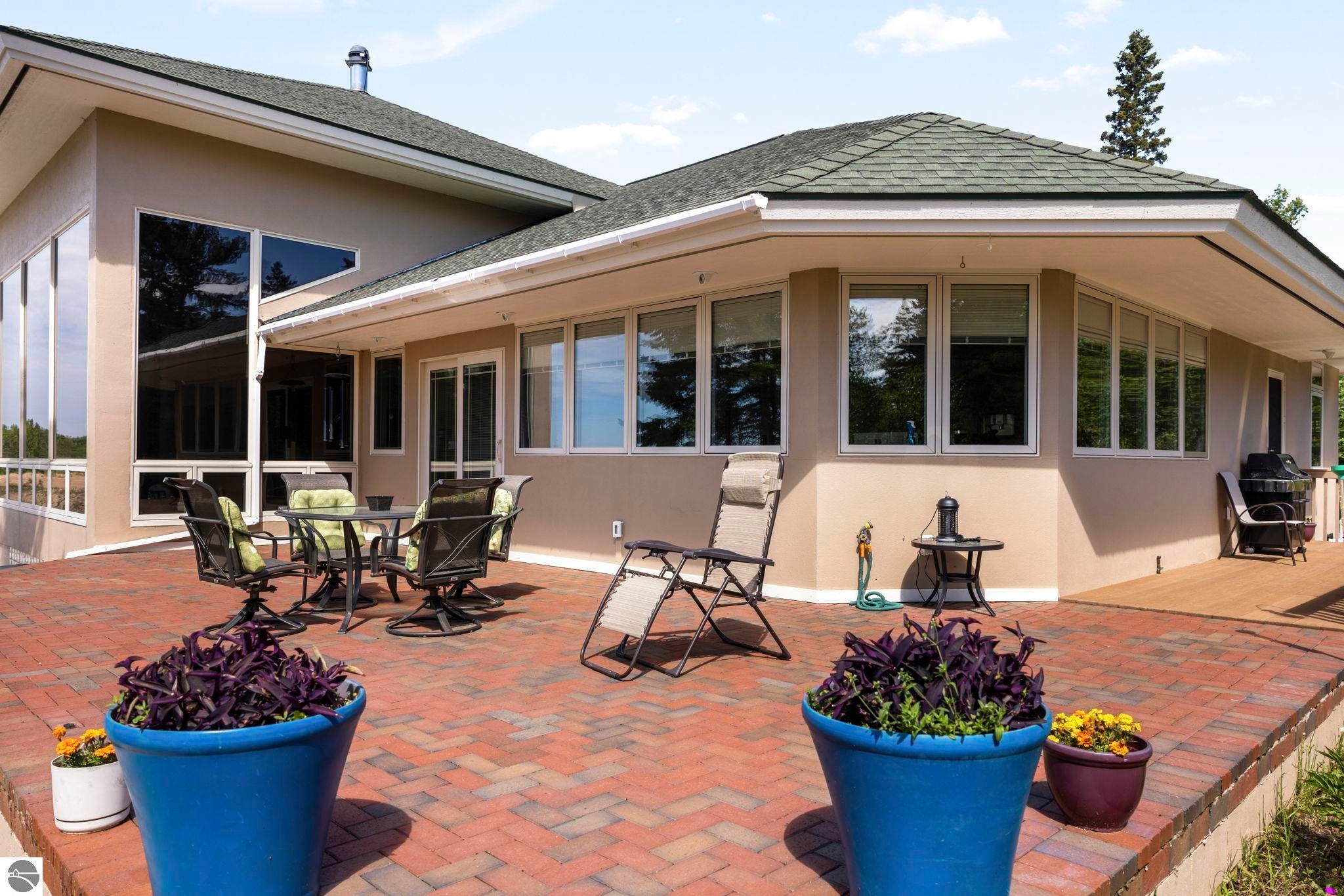 Manistique, Michigan, 49854, United States, 5 Bedrooms Bedrooms, ,5 BathroomsBathrooms,Residential,Active,1778718