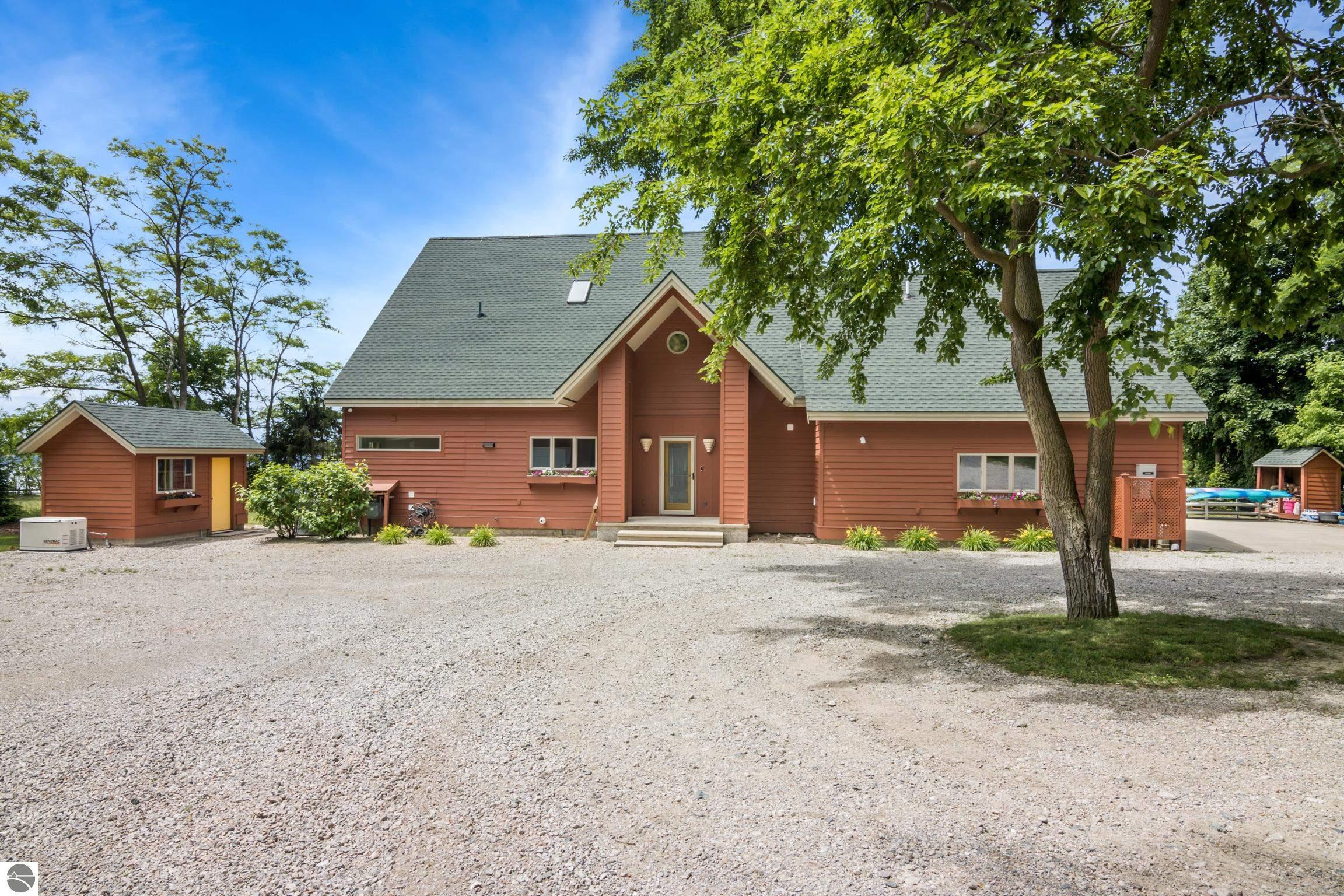 Alden, Michigan, 49612, United States, 4 Bedrooms Bedrooms, ,4 BathroomsBathrooms,Residential,Active,1876862