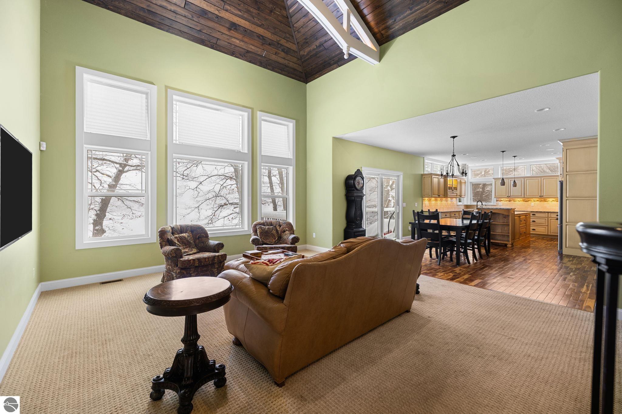 Traverse City, Michigan, 49685, United States, 6 Bedrooms Bedrooms, ,5 BathroomsBathrooms,Residential,Active,2007994