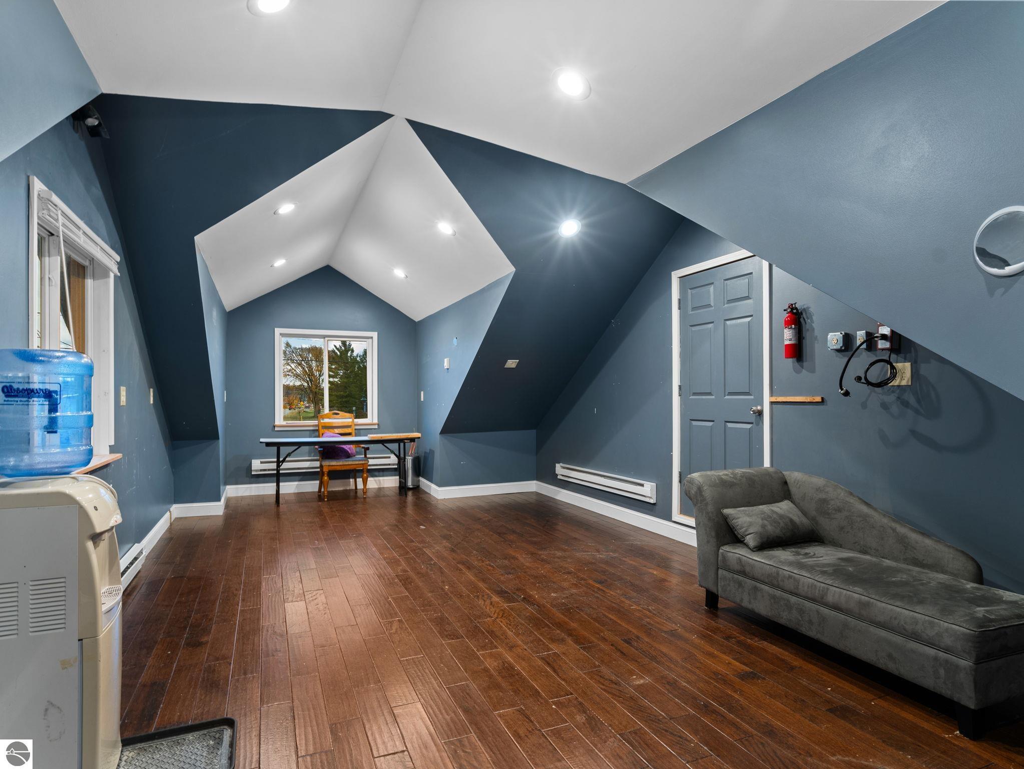 Traverse City, Michigan, 49686, United States, 4 Bedrooms Bedrooms, ,4 BathroomsBathrooms,Residential,Active,1990613