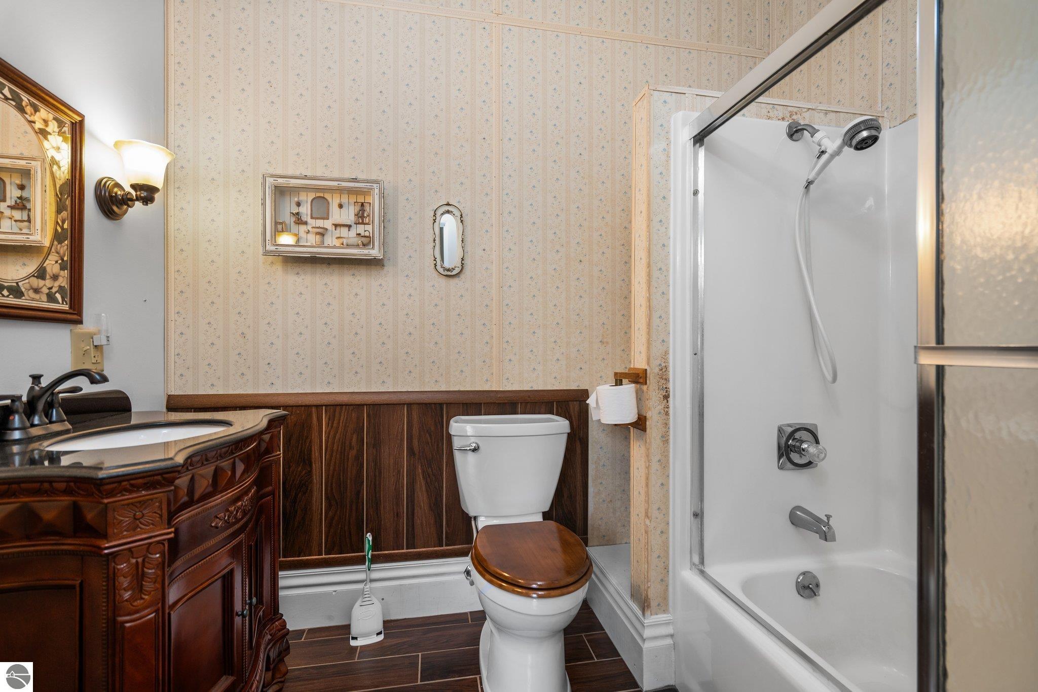 Traverse City, Michigan, 49686, United States, 11 Bedrooms Bedrooms, ,12 BathroomsBathrooms,Residential,Active,1871584