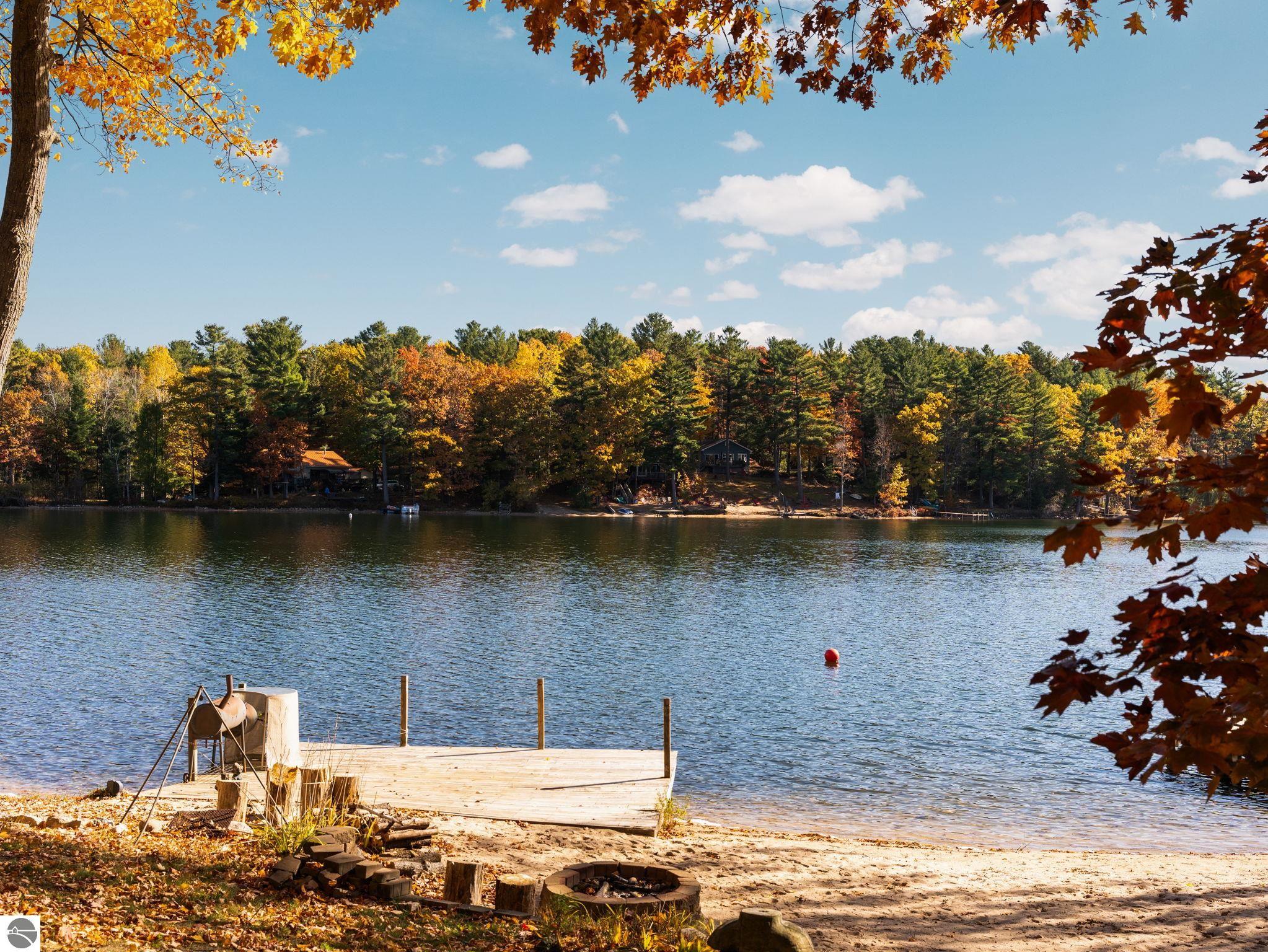 Traverse City, Michigan, 49696, United States, 2 Bedrooms Bedrooms, ,3 BathroomsBathrooms,Residential,Active,1985865