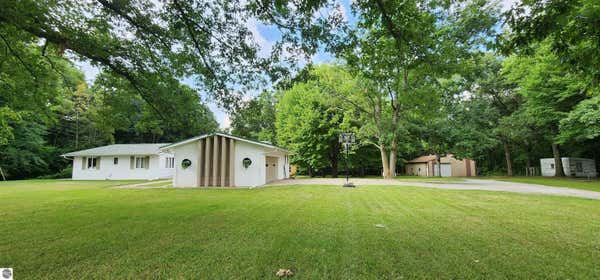 8717 E HOWARD CITY EDMORE RD, VESTABURG, MI 48891 - Image 1