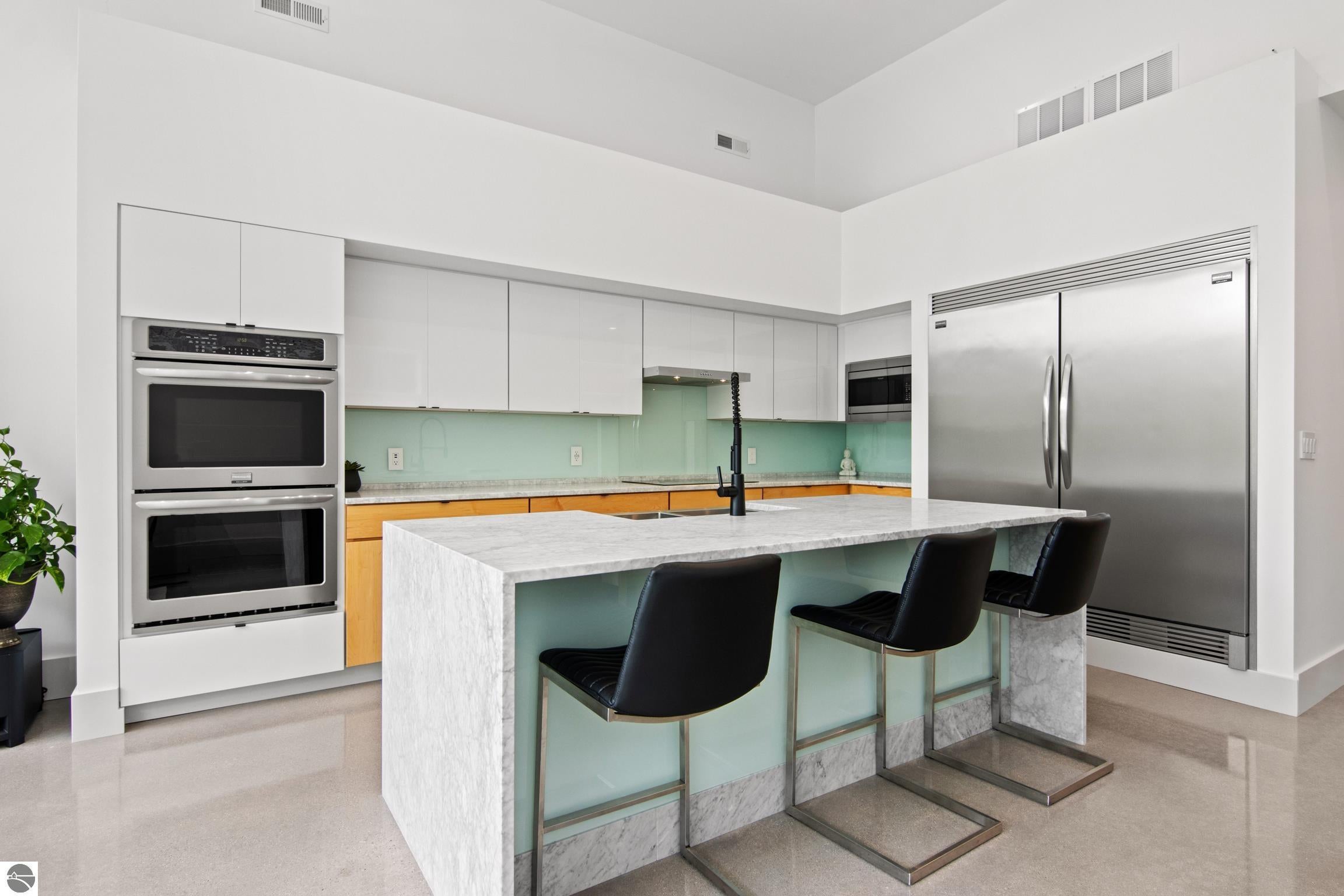 Williamsburg, Michigan, 49690, United States, 3 Bedrooms Bedrooms, ,3 BathroomsBathrooms,Residential,Active,1871591