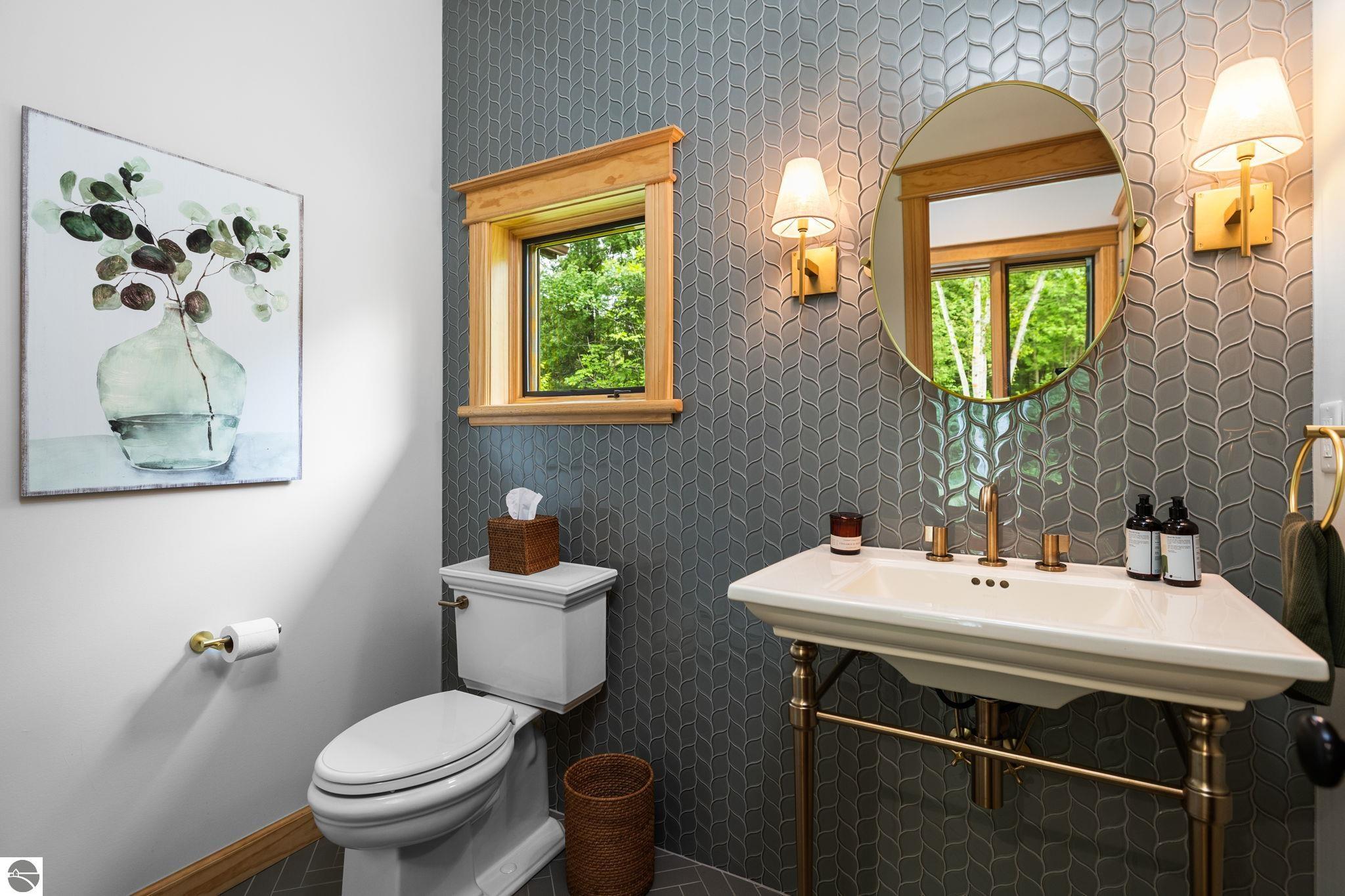 Traverse City, Michigan, 49684, United States, 4 Bedrooms Bedrooms, ,3 BathroomsBathrooms,Residential,Active,1909642