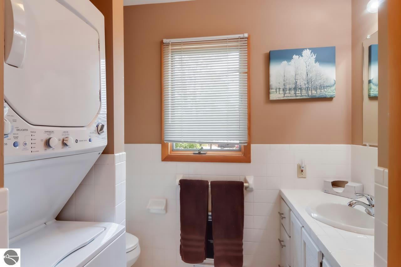 Traverse City, Michigan, 49686, United States, ,4 BathroomsBathrooms,Residential,Active,1769865