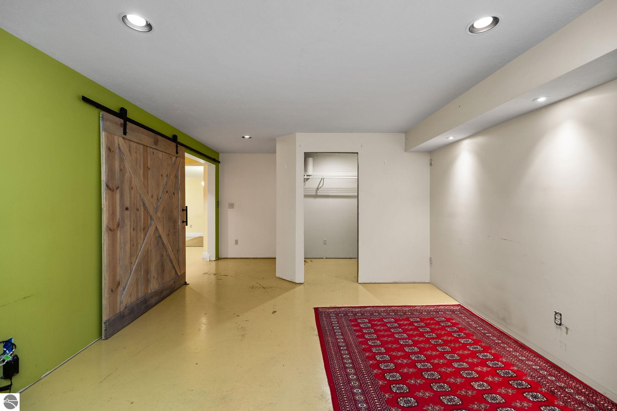 Traverse City, Michigan, 49686, United States, 4 Bedrooms Bedrooms, ,4 BathroomsBathrooms,Residential,Active,1990613