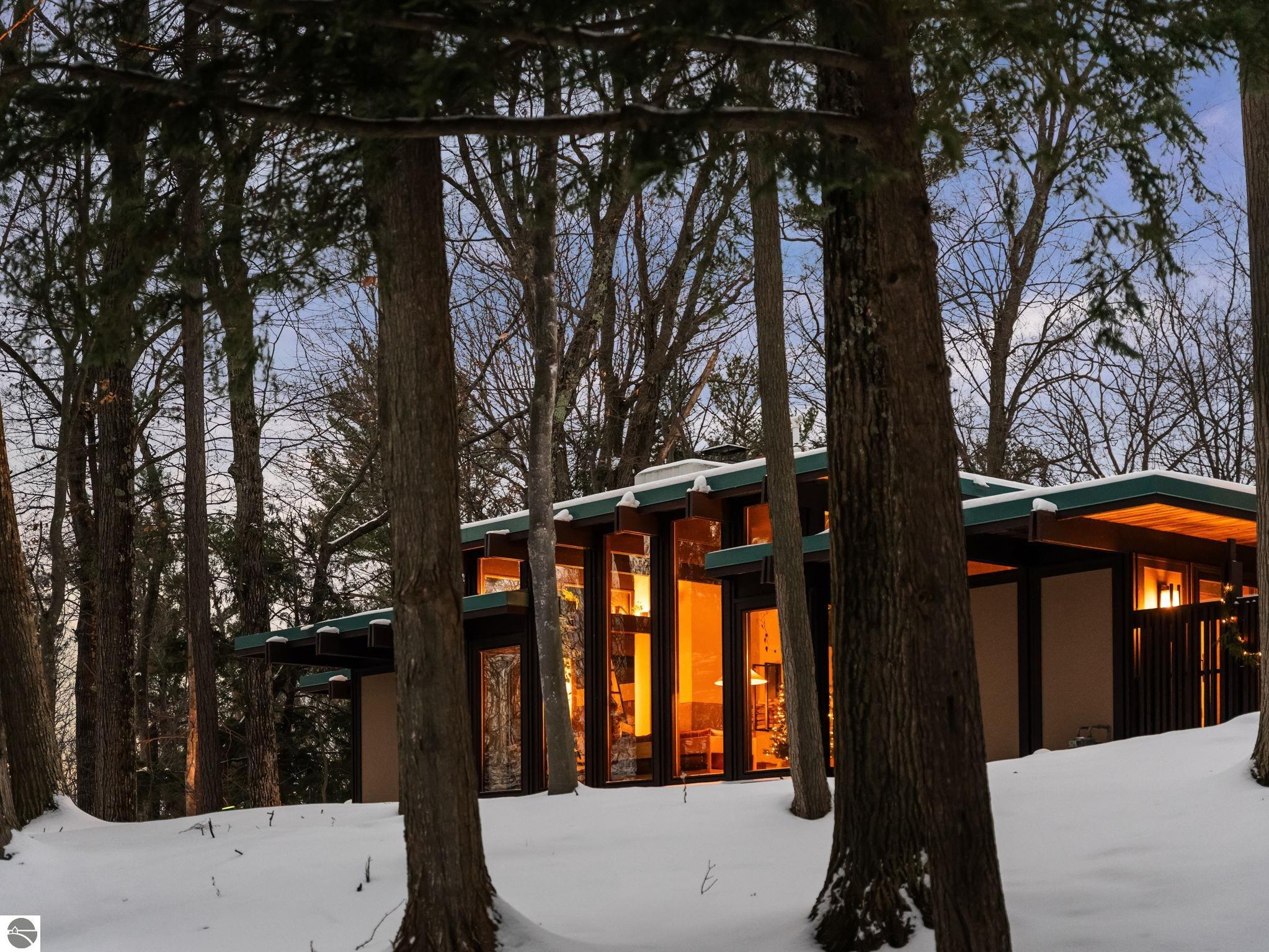 Traverse City, Michigan, 49686, United States, 3 Bedrooms Bedrooms, ,2 BathroomsBathrooms,Residential,Contingent,2007042