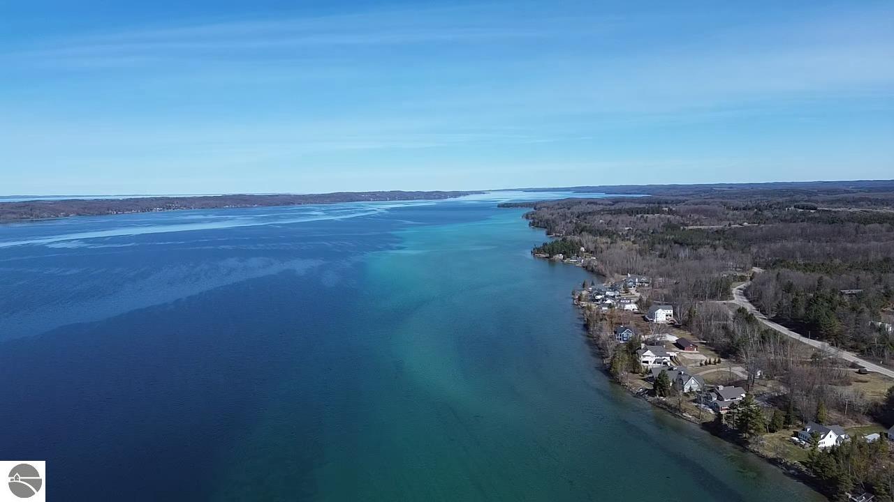 Alden, Michigan, 49612, United States, 3 Bedrooms Bedrooms, ,3 BathroomsBathrooms,Residential,Active,1761651