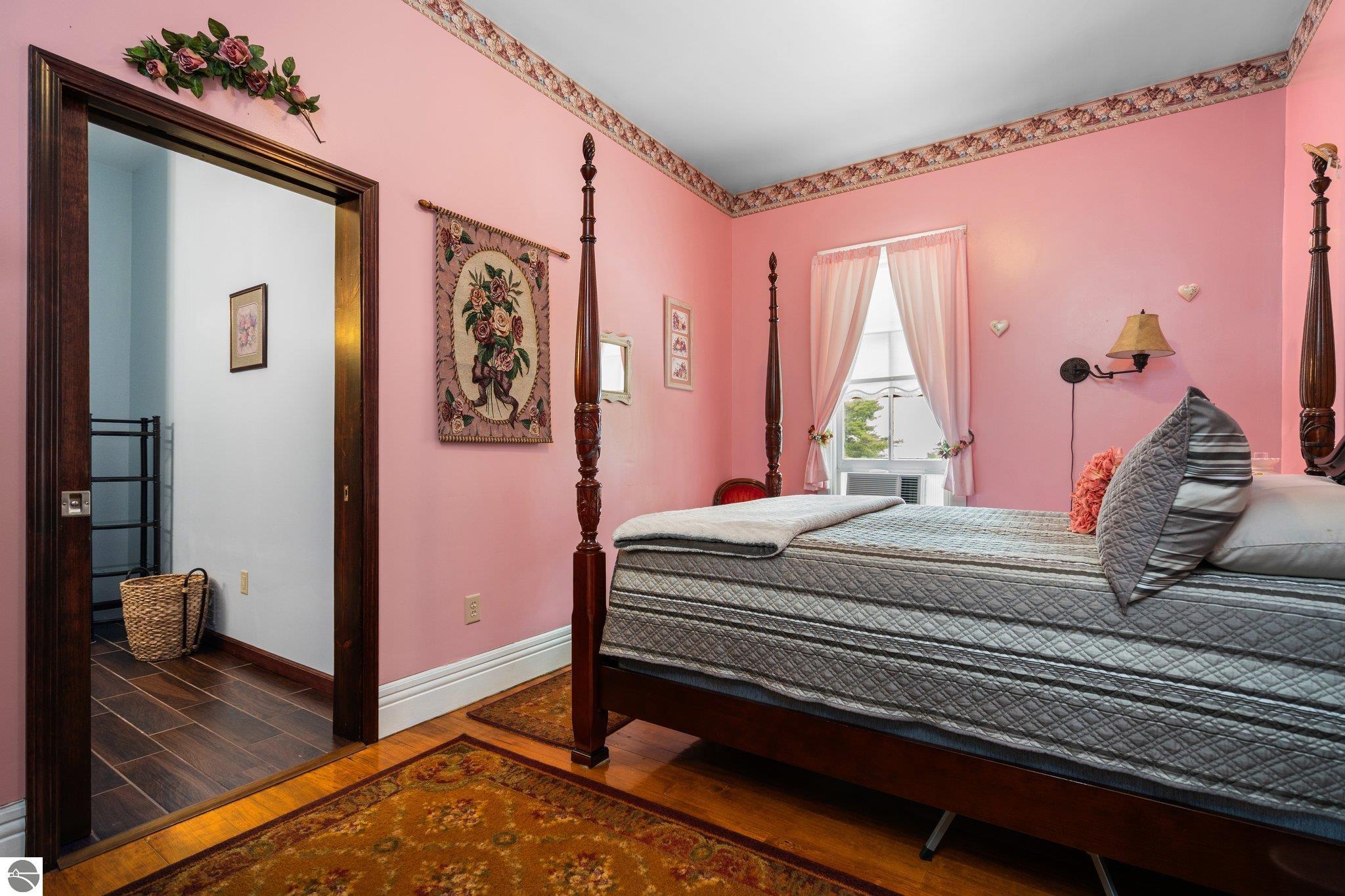 Traverse City, Michigan, 49686, United States, 11 Bedrooms Bedrooms, ,12 BathroomsBathrooms,Residential,Active,1871584