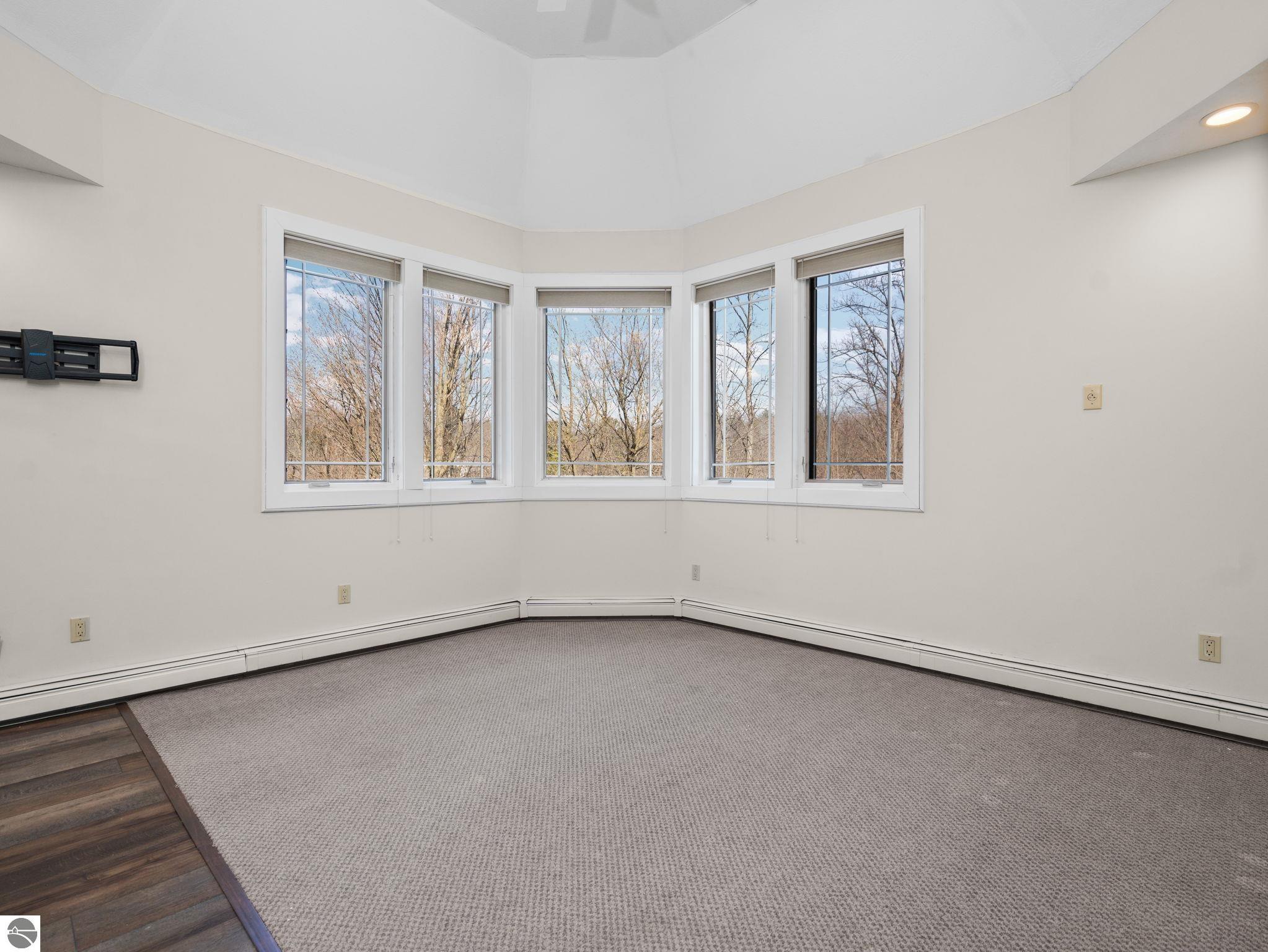 Traverse City, Michigan, 49684, United States, 5 Bedrooms Bedrooms, ,4 BathroomsBathrooms,Residential,Active,2043274
