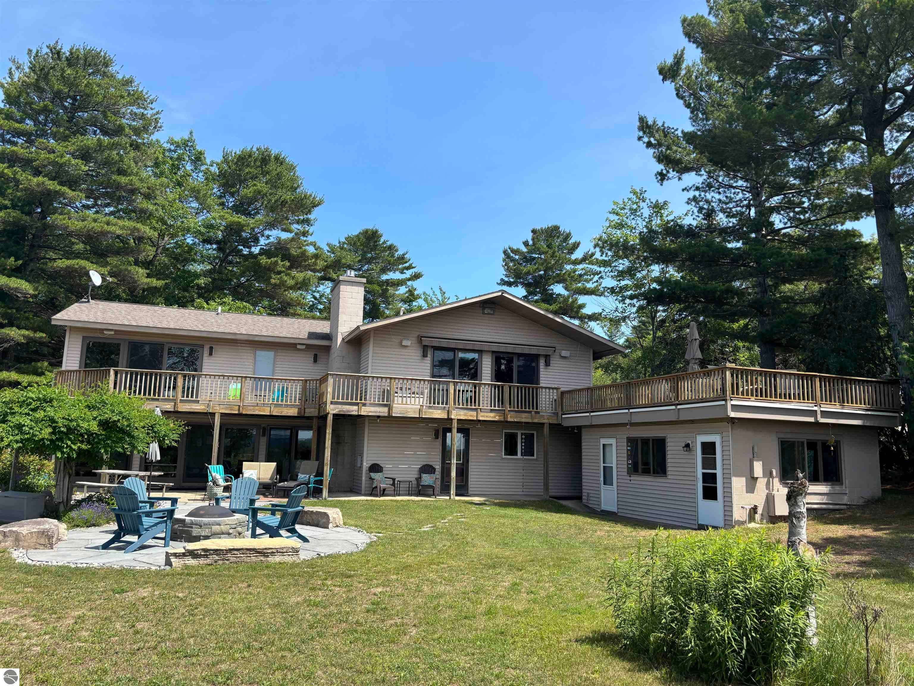 Williamsburg, Michigan, 49690, United States, ,4 BathroomsBathrooms,Residential,Active,1831821