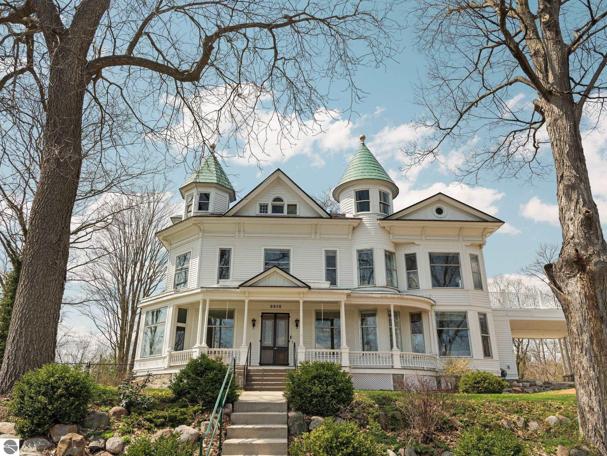 Traverse City, Michigan, 49684, United States, 5 Bedrooms Bedrooms, ,4 BathroomsBathrooms,Residential,Active,2043274