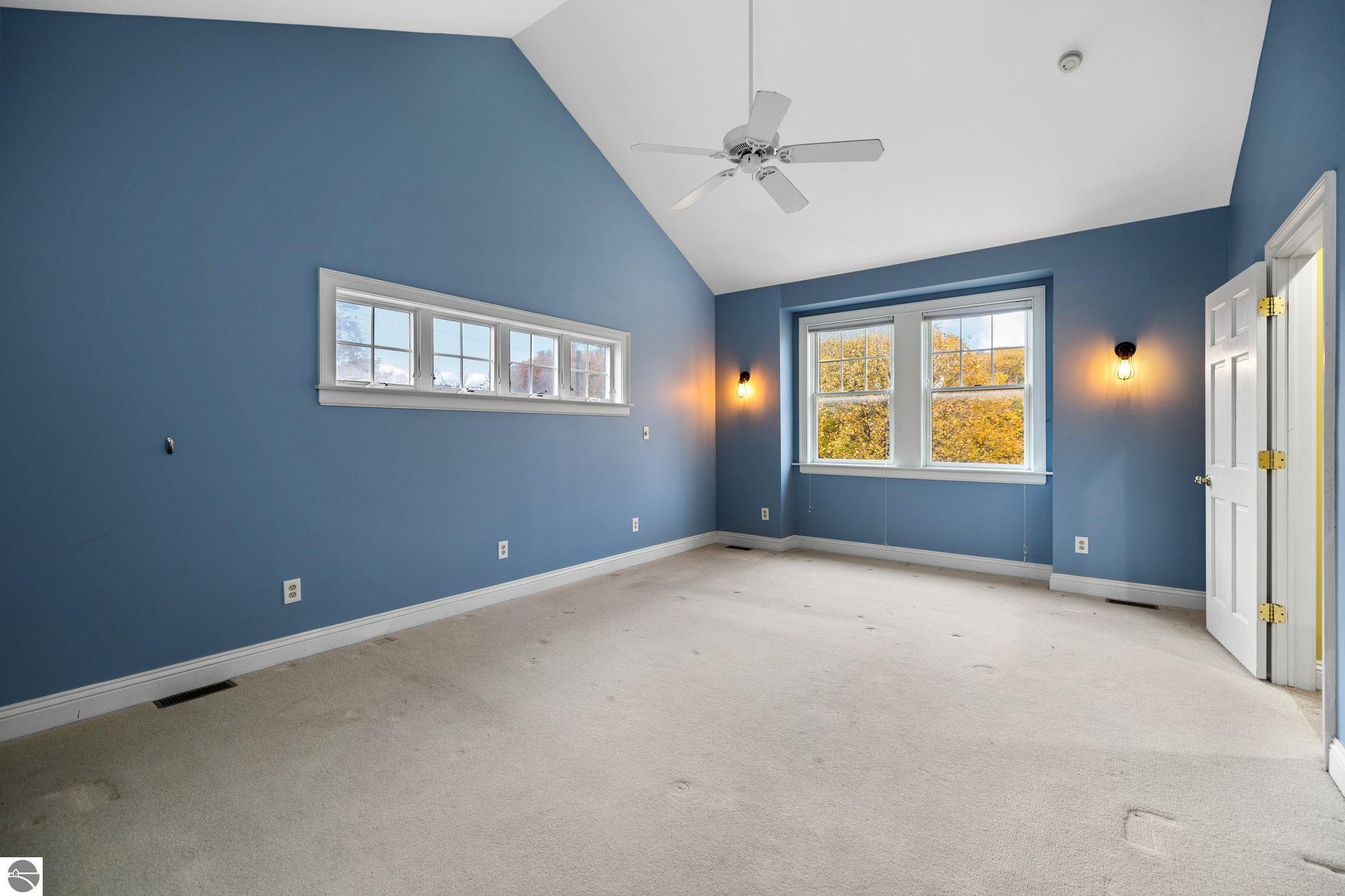 Traverse City, Michigan, 49686, United States, 4 Bedrooms Bedrooms, ,4 BathroomsBathrooms,Residential,Active,1990613