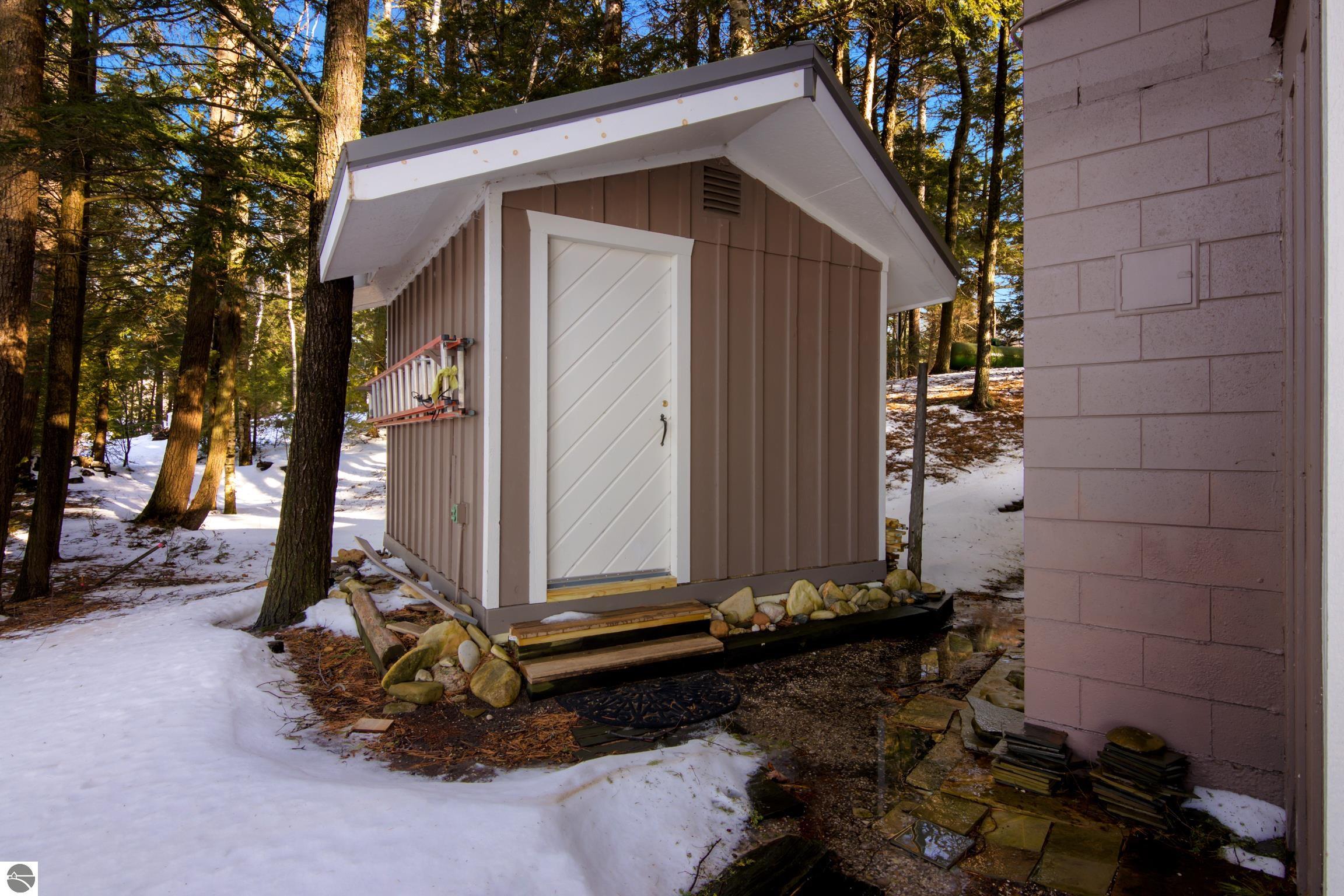 Kewadin, Michigan, 49648, United States, 5 Bedrooms Bedrooms, ,2 BathroomsBathrooms,Residential,Active,2009166