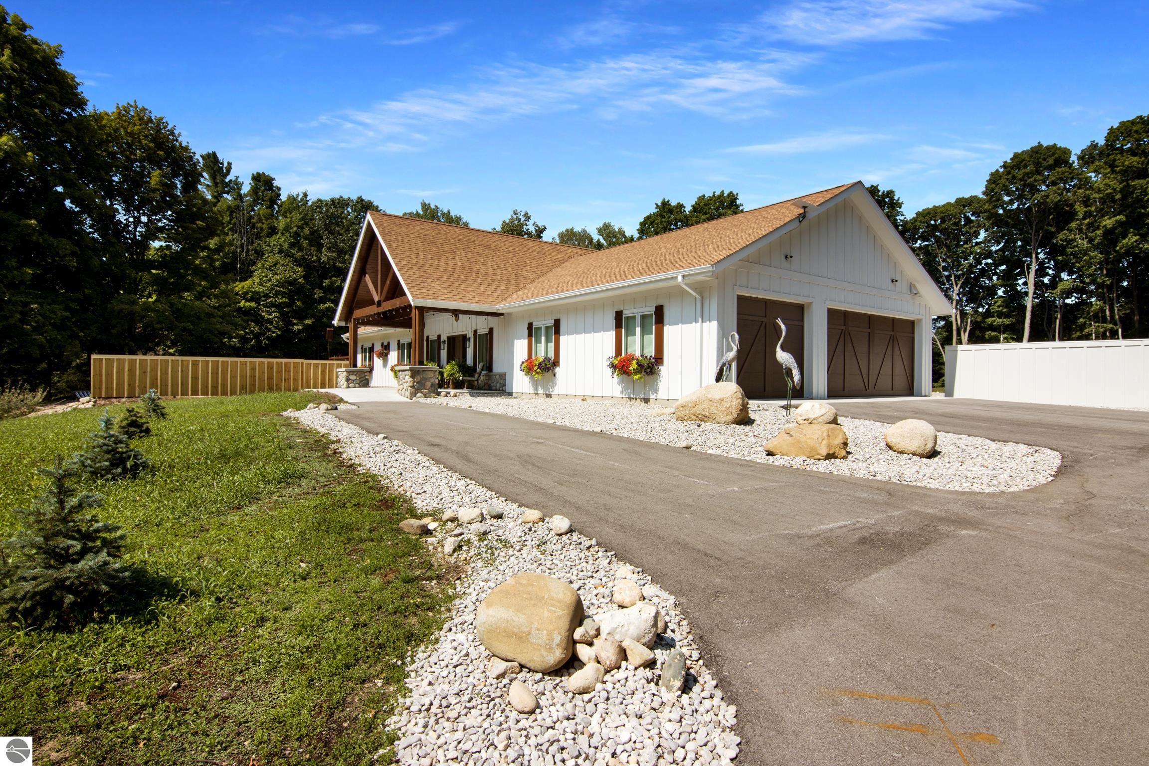 Alden, Michigan, 49612, United States, 3 Bedrooms Bedrooms, ,2 BathroomsBathrooms,Residential,Active,1919079