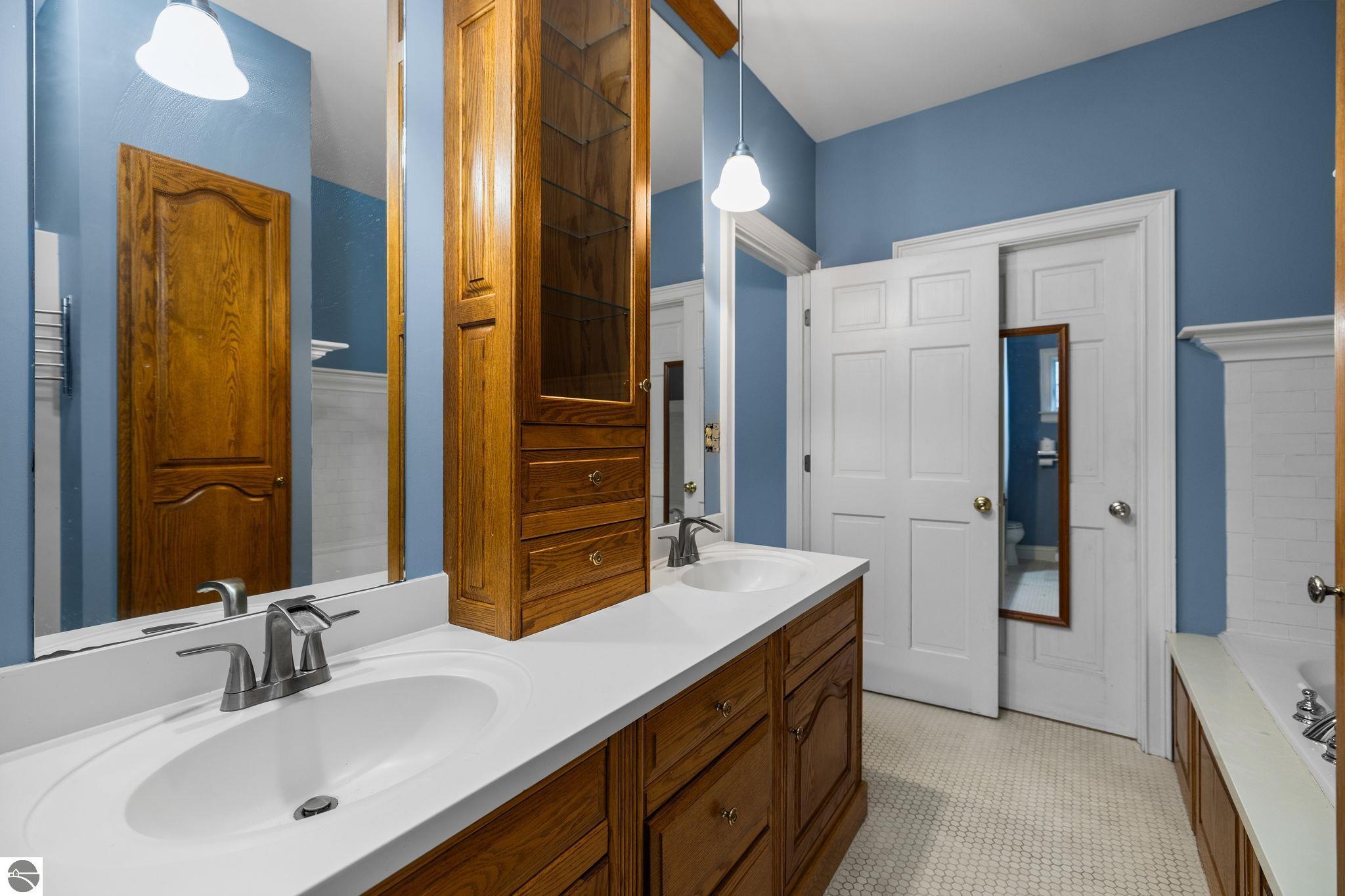 Traverse City, Michigan, 49686, United States, 4 Bedrooms Bedrooms, ,4 BathroomsBathrooms,Residential,Active,1990613