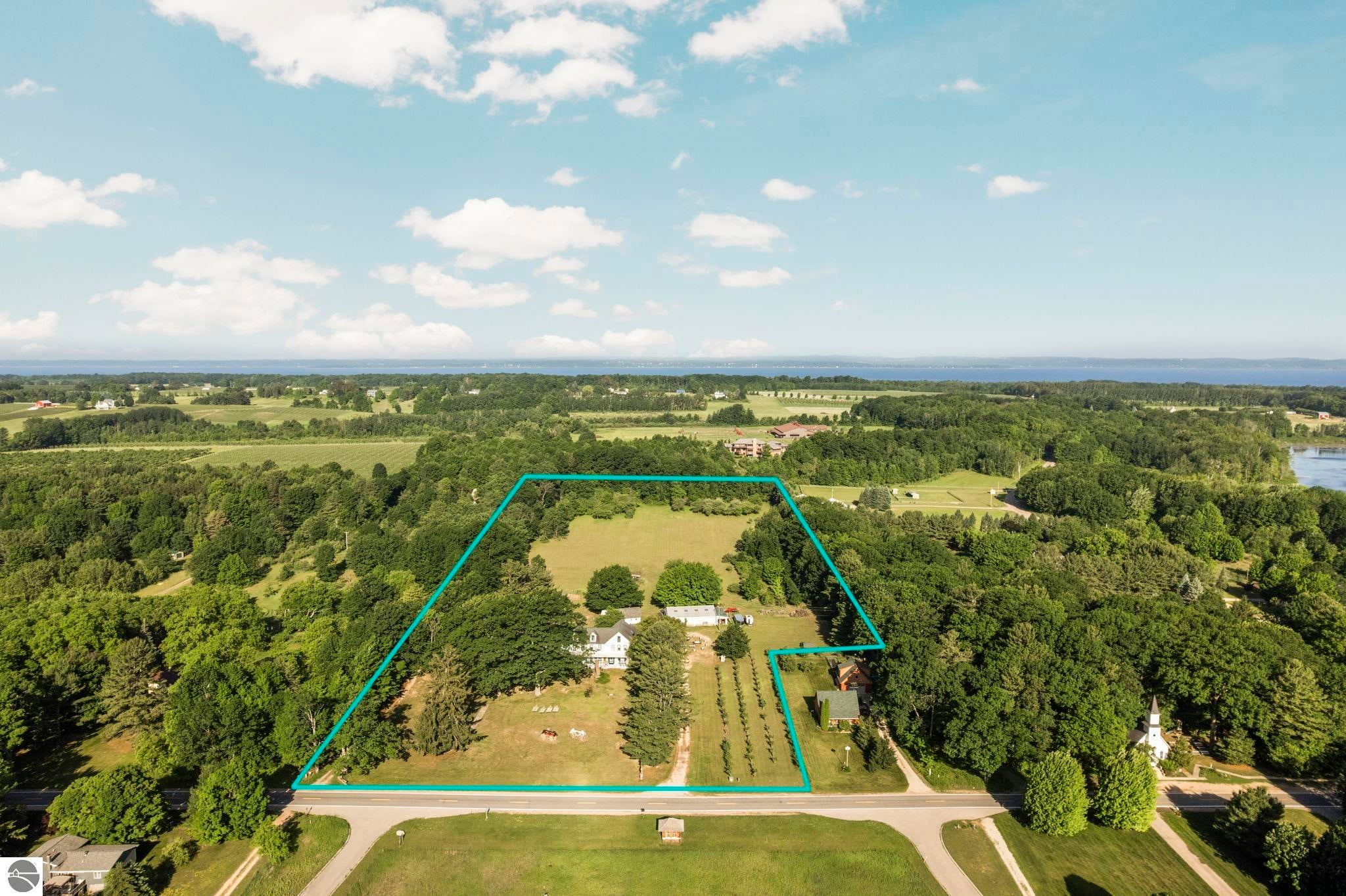 Traverse City, Michigan, 49686, United States, 11 Bedrooms Bedrooms, ,12 BathroomsBathrooms,Residential,Active,1871584