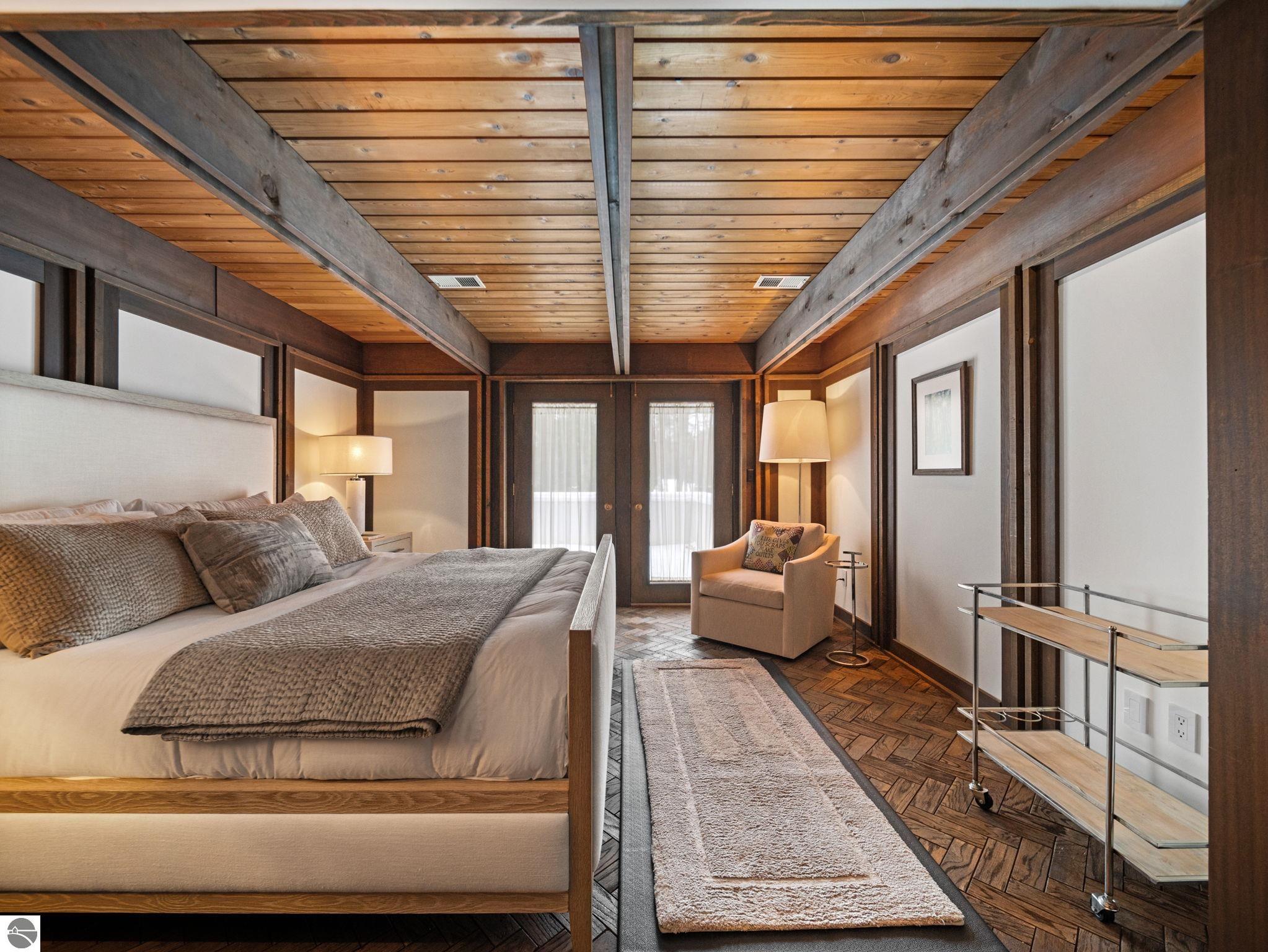 Traverse City, Michigan, 49686, United States, 3 Bedrooms Bedrooms, ,2 BathroomsBathrooms,Residential,Contingent,2007042