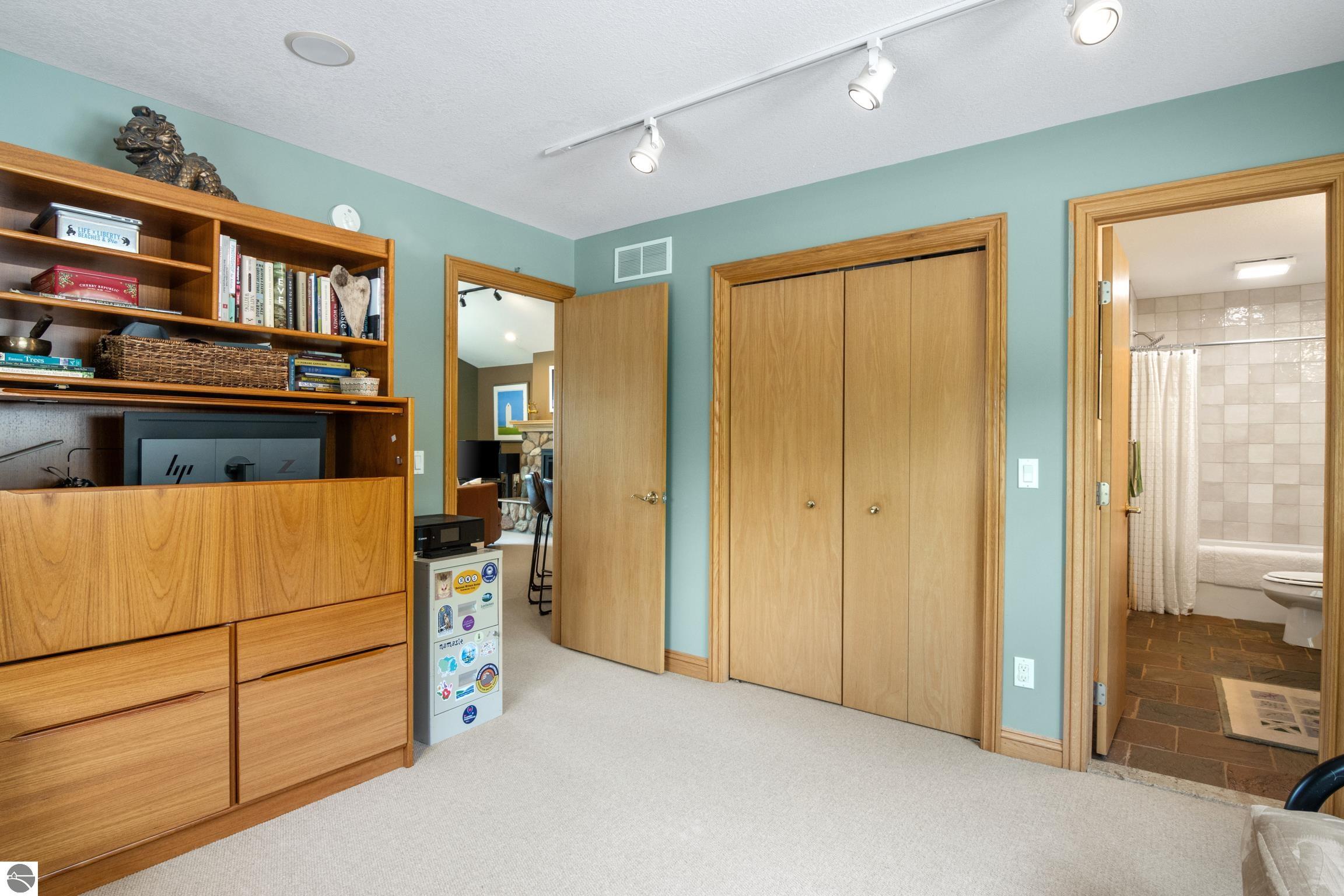 Williamsburg, Michigan, 49690, United States, ,4 BathroomsBathrooms,Residential,Active,1831821