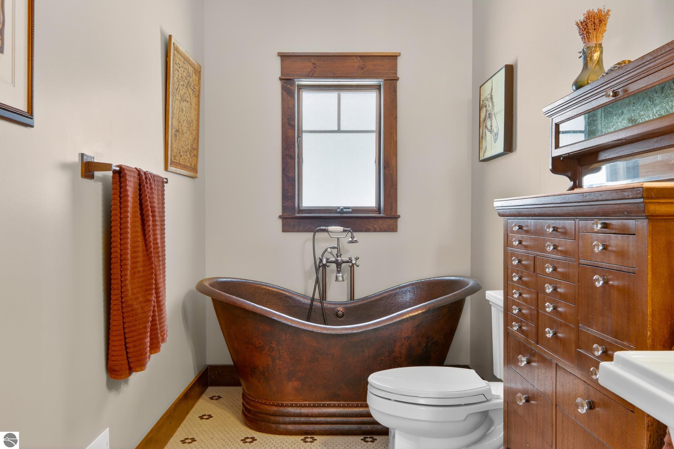 Kewadin, Michigan, 49648, United States, 4 Bedrooms Bedrooms, ,3 BathroomsBathrooms,Residential,Active,2006931