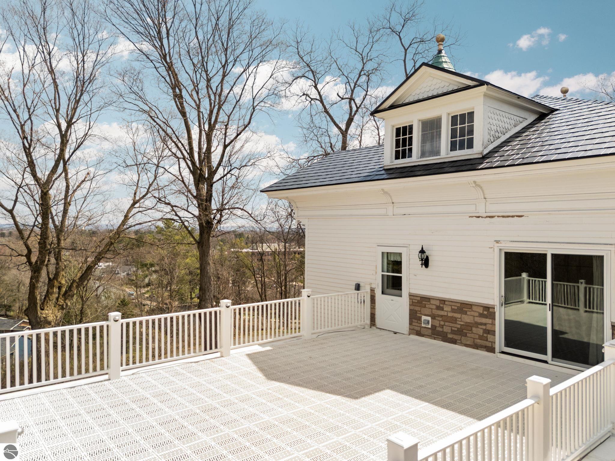 Traverse City, Michigan, 49684, United States, 5 Bedrooms Bedrooms, ,4 BathroomsBathrooms,Residential,Active,2043274