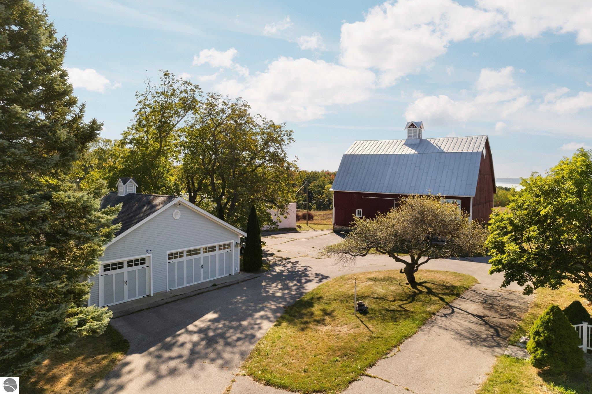 Traverse City, Michigan, 49686, United States, 4 Bedrooms Bedrooms, ,2 BathroomsBathrooms,Residential,Active,1934796