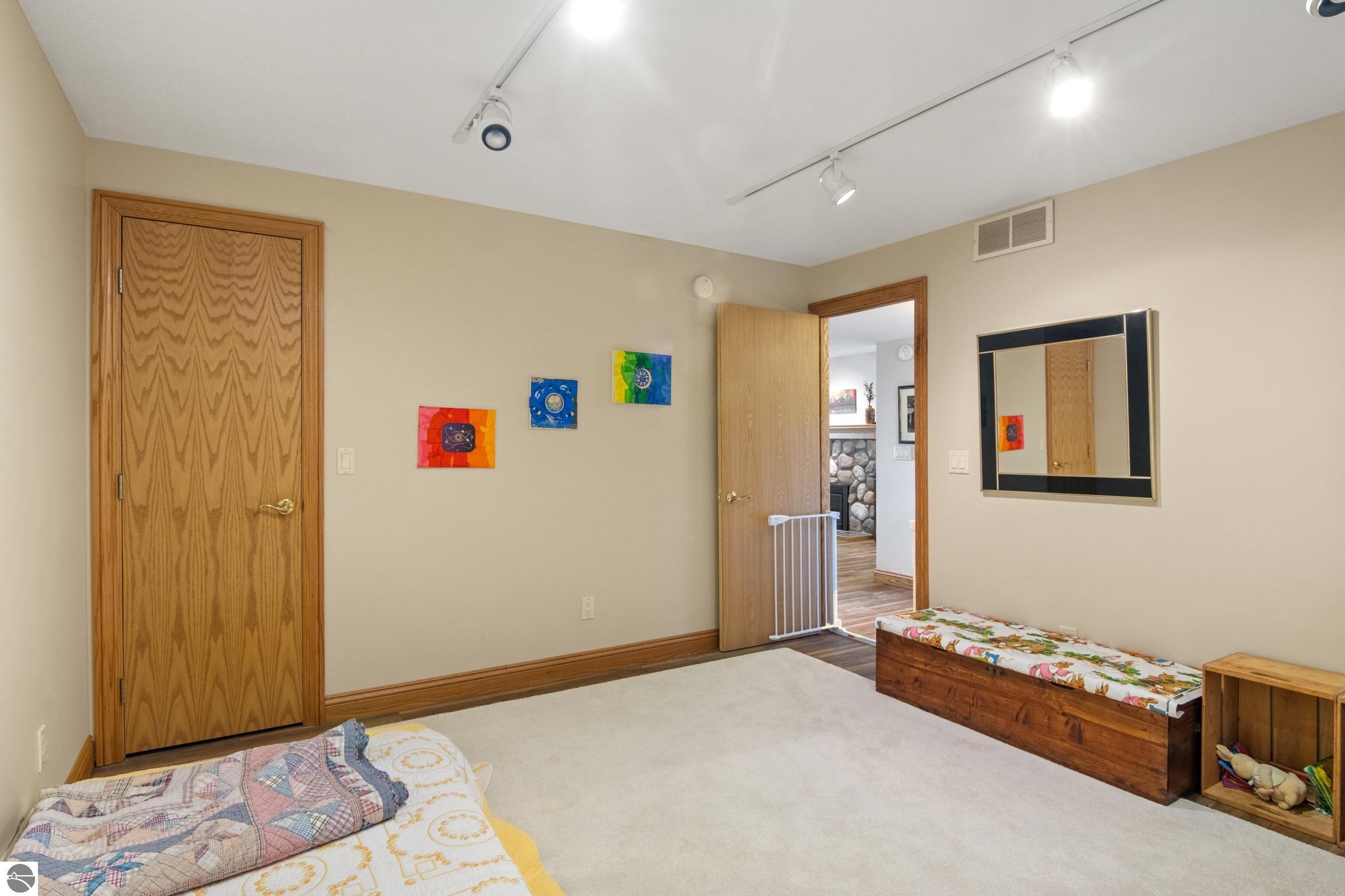 Williamsburg, Michigan, 49690, United States, ,4 BathroomsBathrooms,Residential,Active,1831821