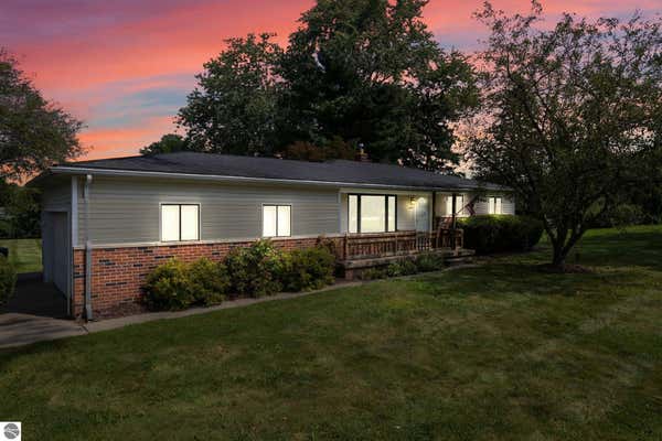 3261 E MAPLE AVE, BURTON, MI 48529 - Image 1