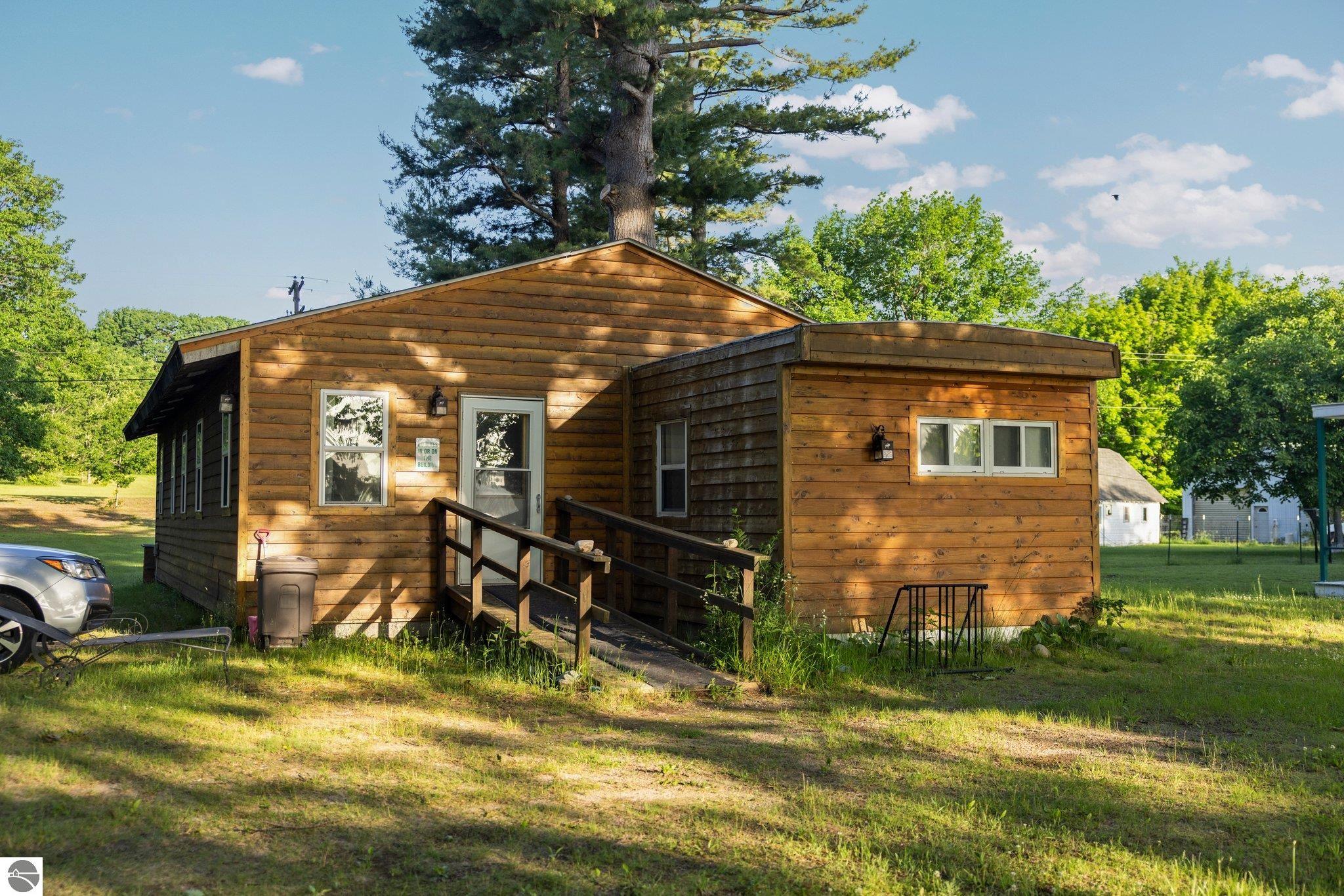 Traverse City, Michigan, 49686, United States, 11 Bedrooms Bedrooms, ,12 BathroomsBathrooms,Residential,Active,1871584