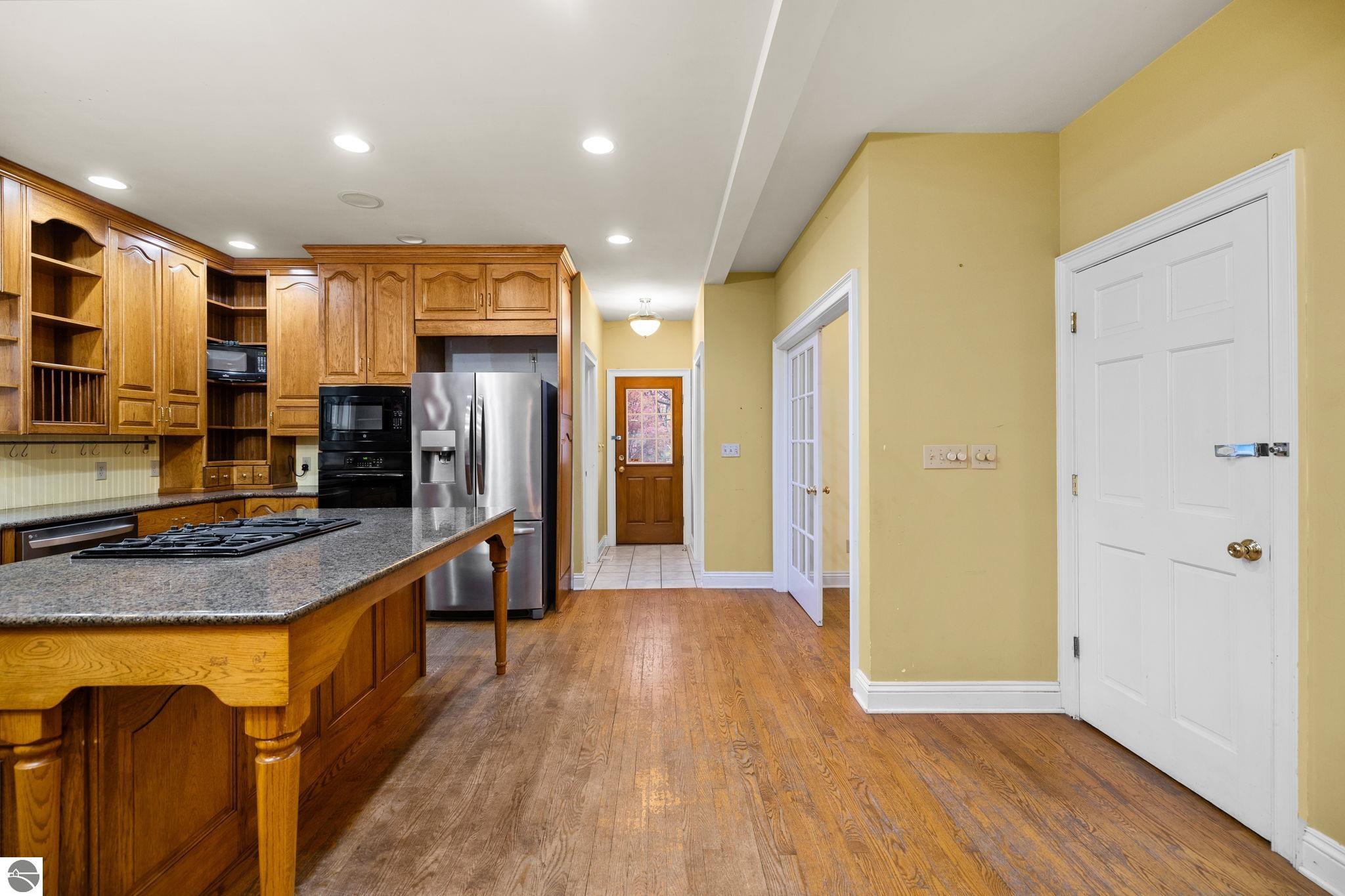 Traverse City, Michigan, 49686, United States, 4 Bedrooms Bedrooms, ,4 BathroomsBathrooms,Residential,Active,1990613