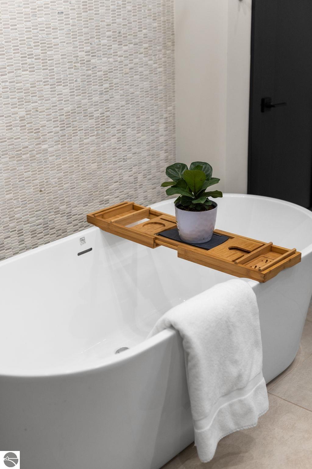 Northport, Michigan, 49670, United States, 3 Bedrooms Bedrooms, ,4 BathroomsBathrooms,Residential,Active,1843407