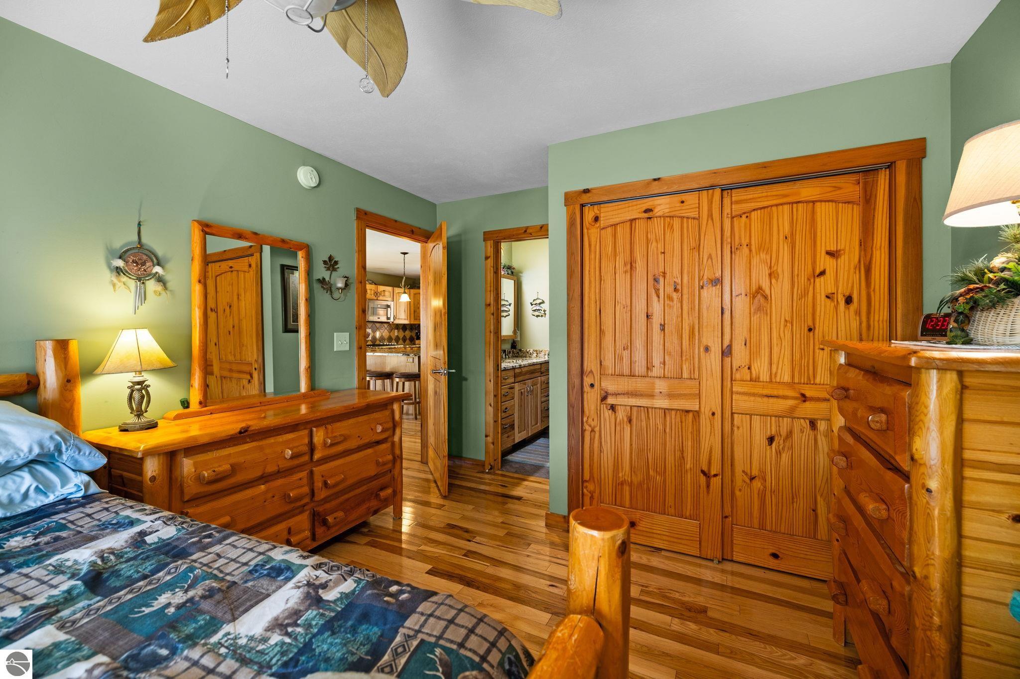 Traverse City, Michigan, 49696, United States, 2 Bedrooms Bedrooms, ,3 BathroomsBathrooms,Residential,Active,1985865