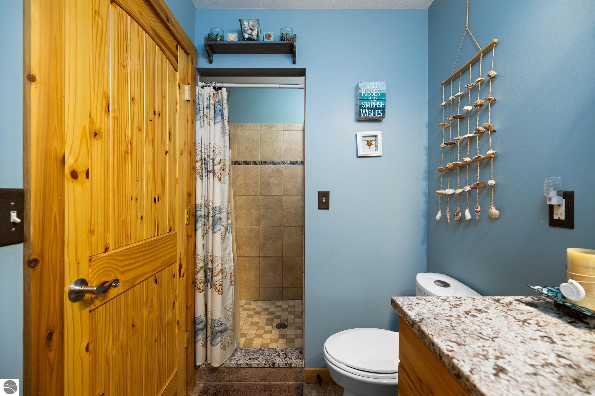 Traverse City, Michigan, 49696, United States, 2 Bedrooms Bedrooms, ,3 BathroomsBathrooms,Residential,Active,1985865