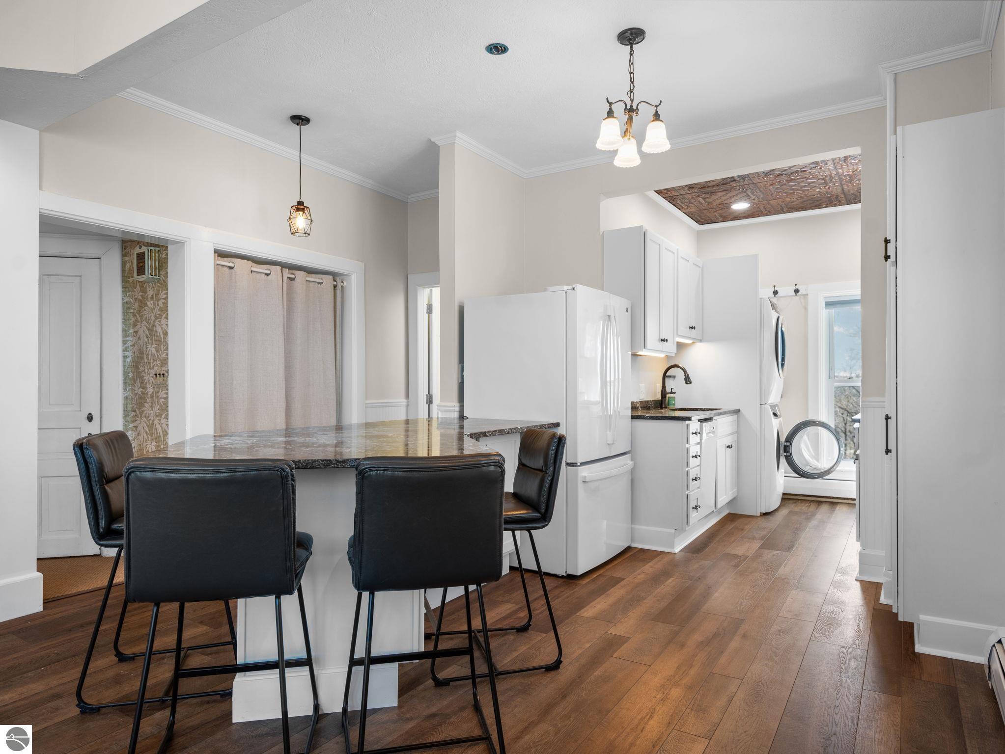 Traverse City, Michigan, 49684, United States, 5 Bedrooms Bedrooms, ,4 BathroomsBathrooms,Residential,Active,2043274