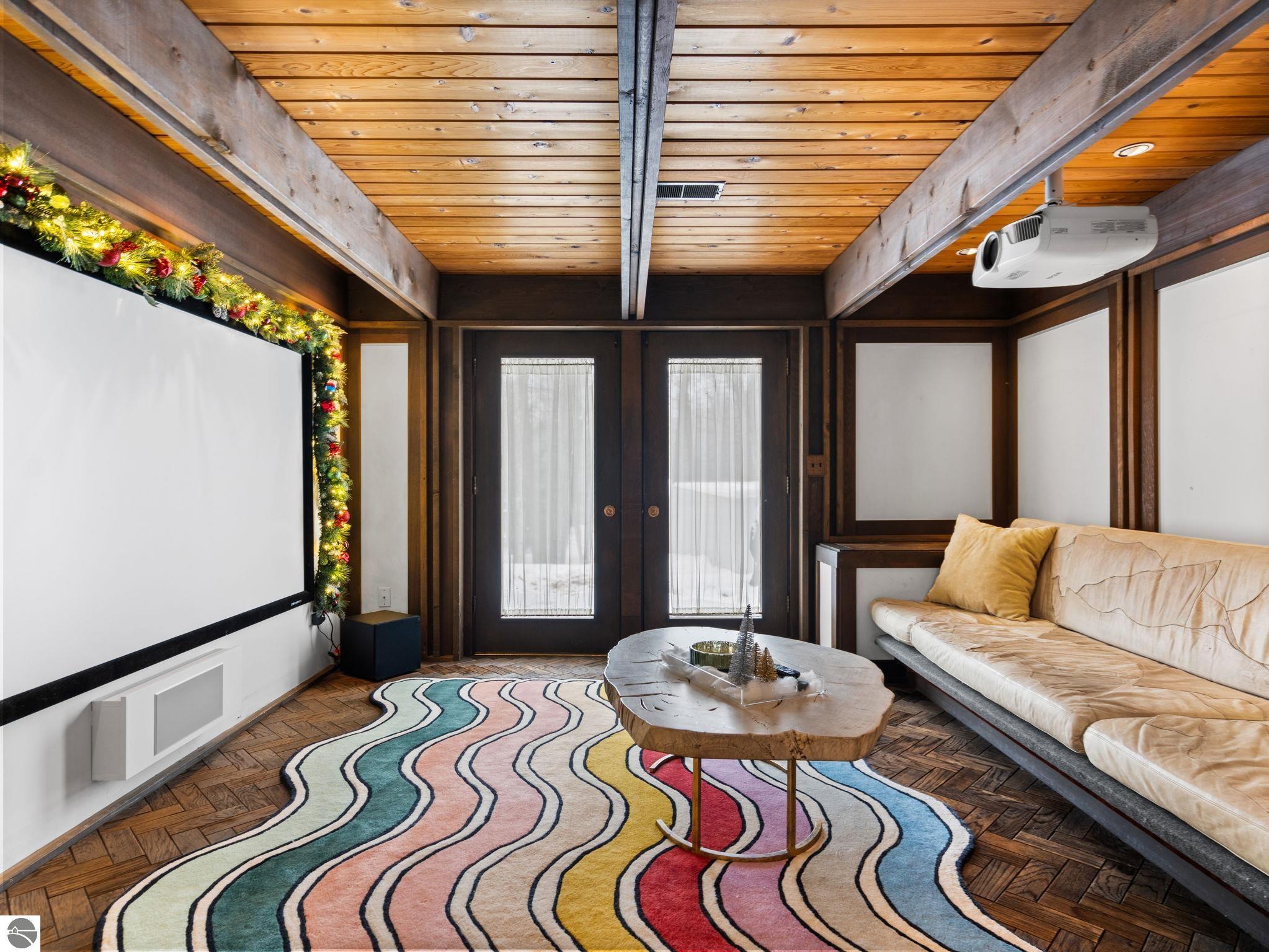 Traverse City, Michigan, 49686, United States, 3 Bedrooms Bedrooms, ,2 BathroomsBathrooms,Residential,Contingent,2007042