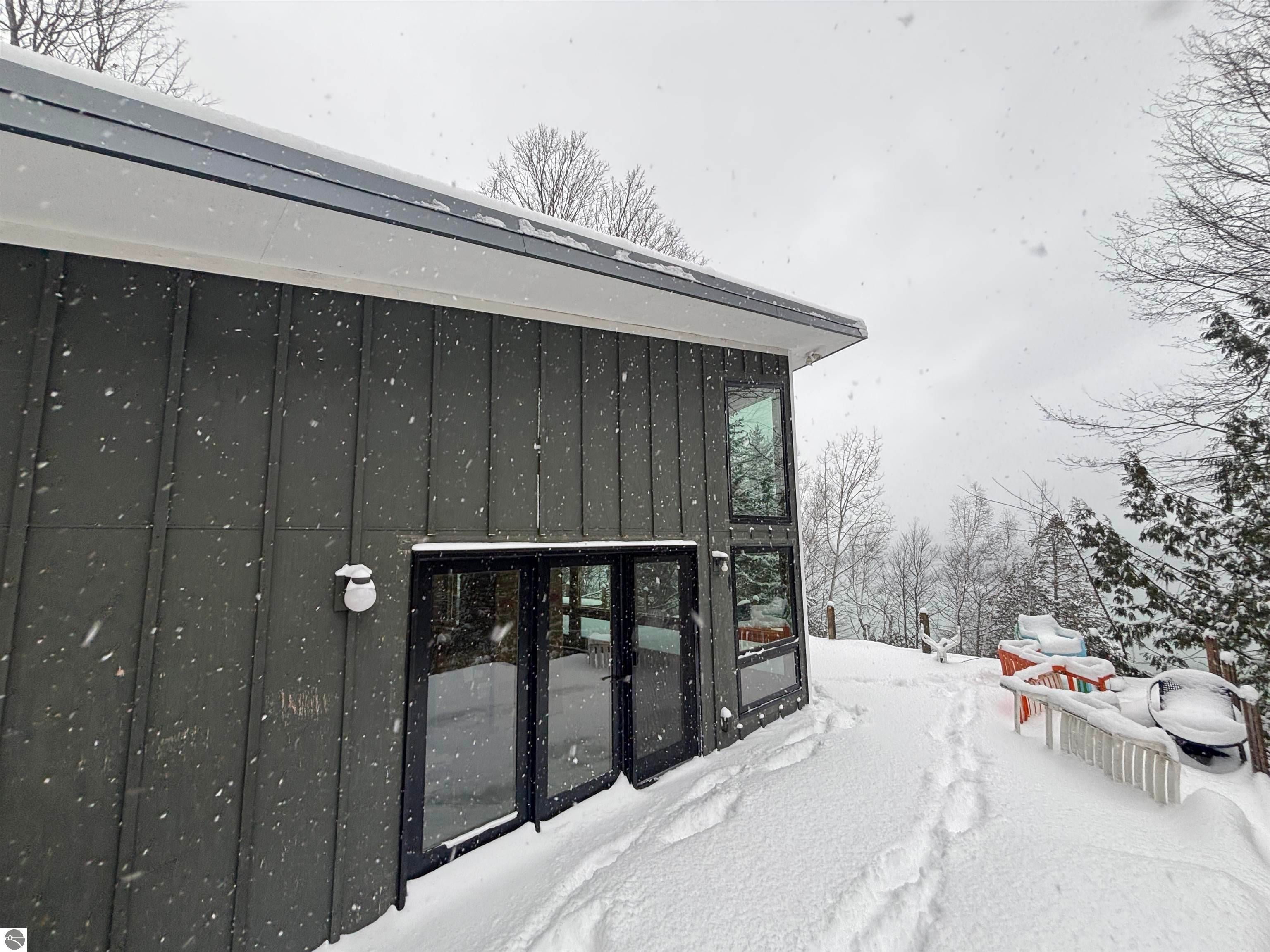 Kewadin, Michigan, 49648, United States, 2 Bedrooms Bedrooms, ,2 BathroomsBathrooms,Residential,Active,2007077