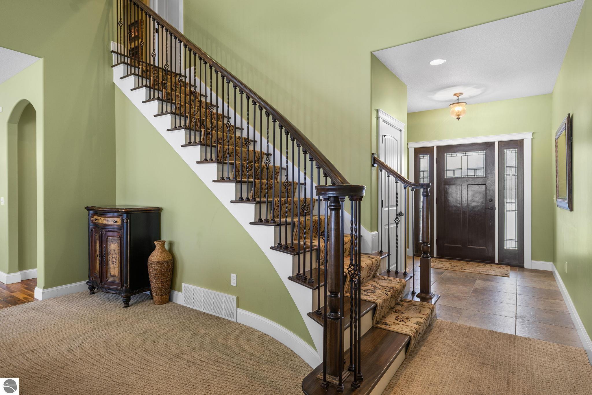 Traverse City, Michigan, 49685, United States, 6 Bedrooms Bedrooms, ,5 BathroomsBathrooms,Residential,Active,2007994