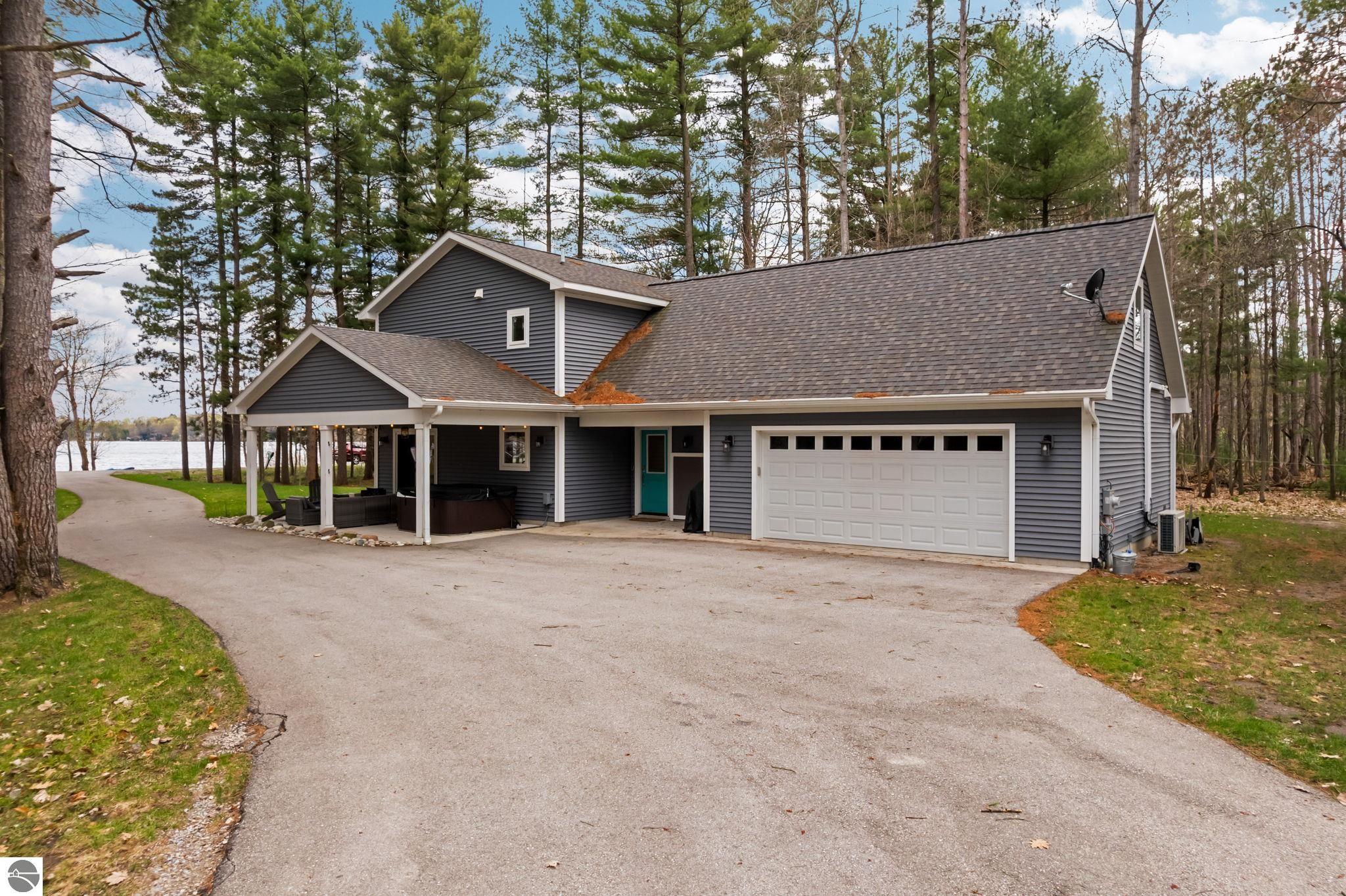 Traverse City, Michigan, 49685, United States, 4 Bedrooms Bedrooms, ,3 BathroomsBathrooms,Residential,Active,2042206